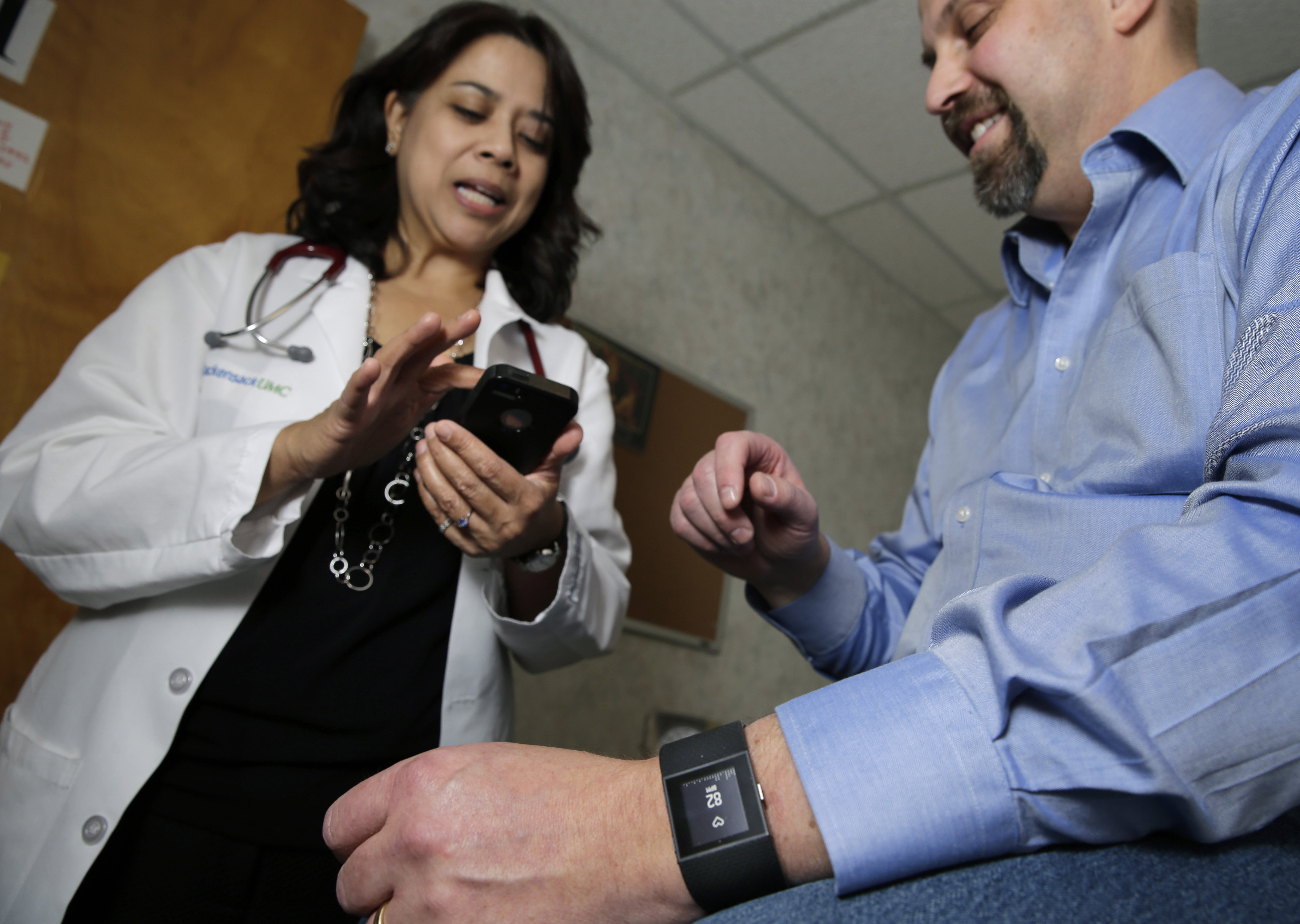 Doctors say fitness trackers, health apps can boost care