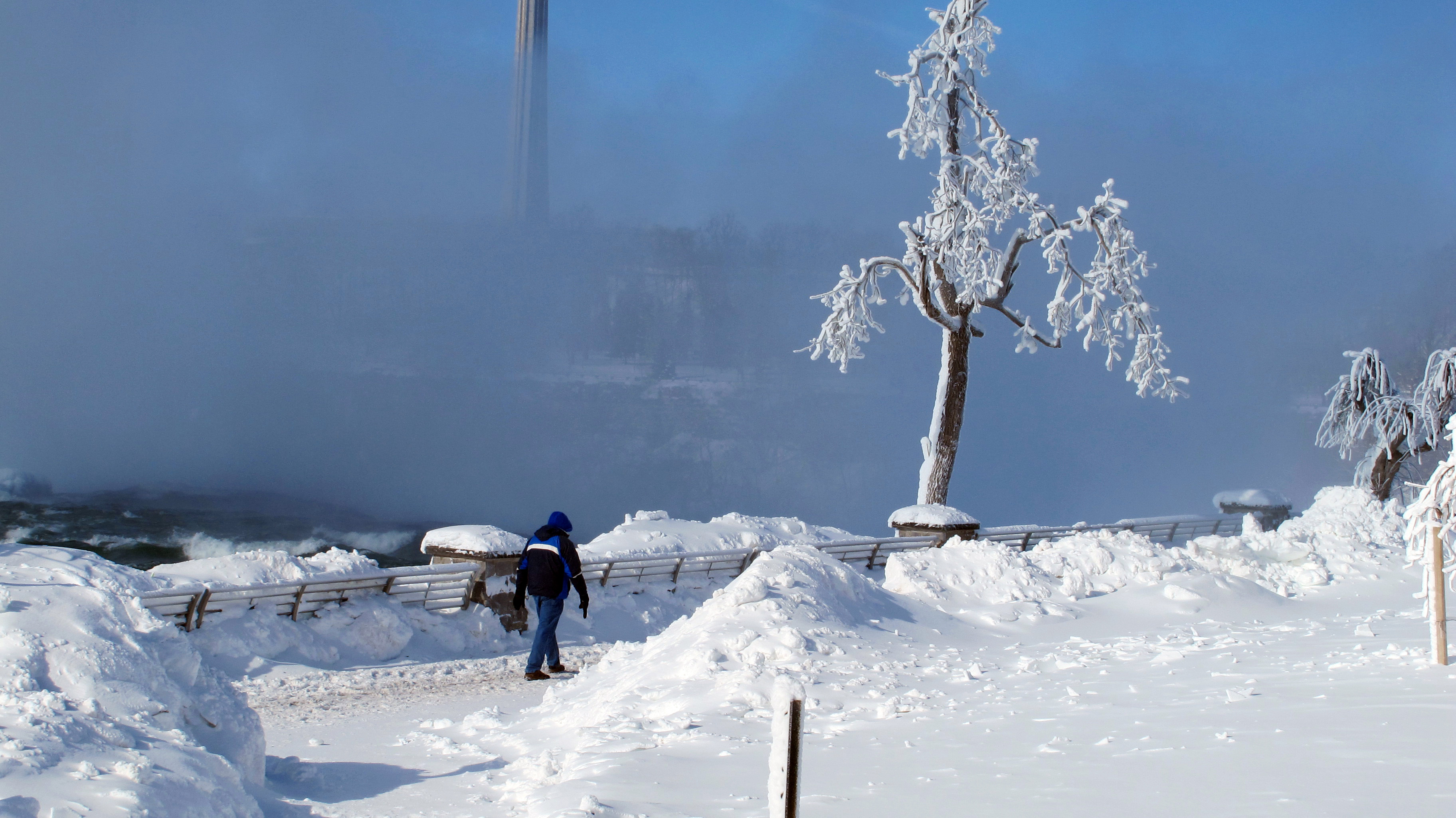AP PHOTOS: Deep freeze in eastern US, snow in Middle East