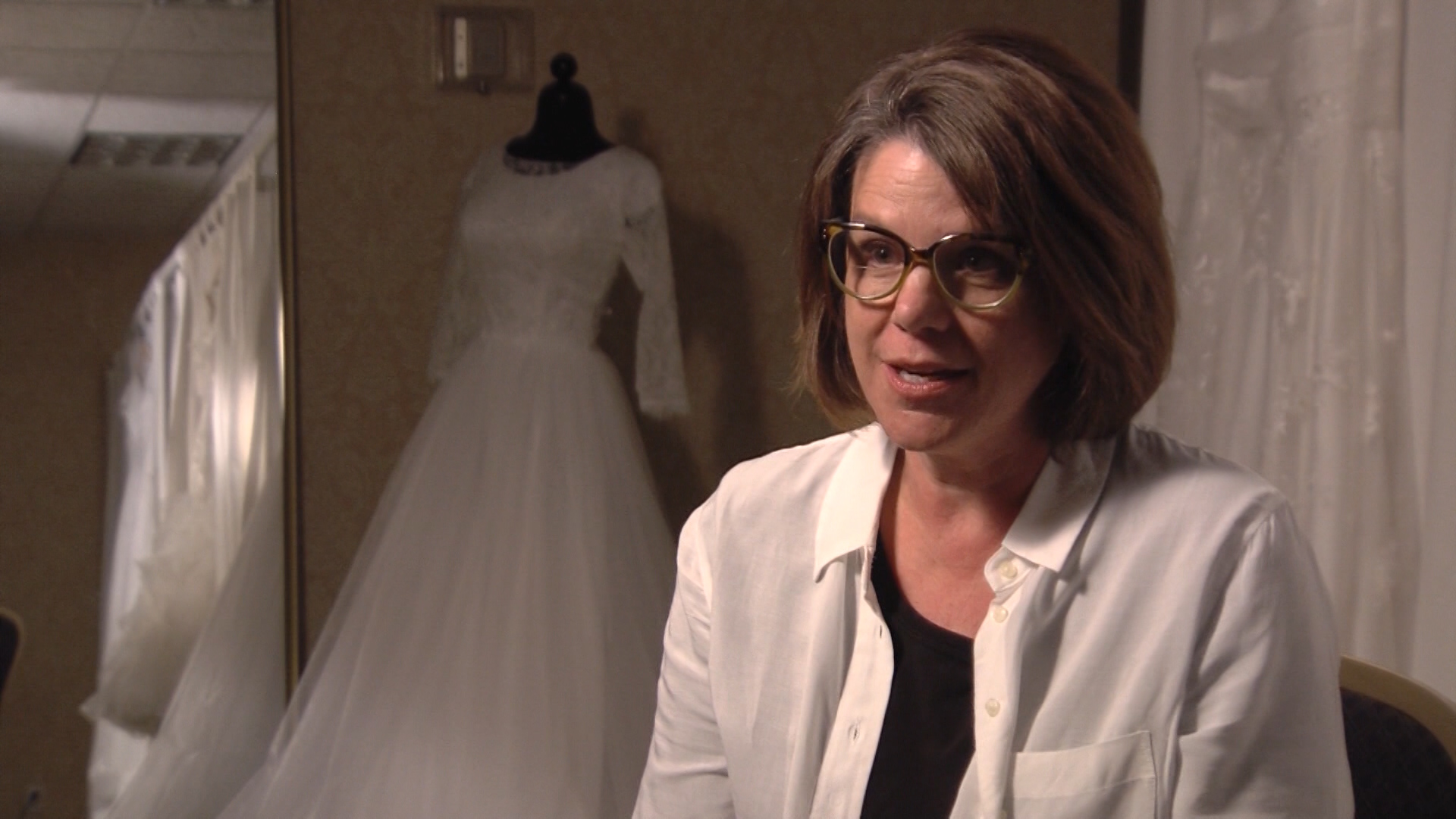 Generous Stranger Pays For Provo Woman S Wedding Dress Ksl Com