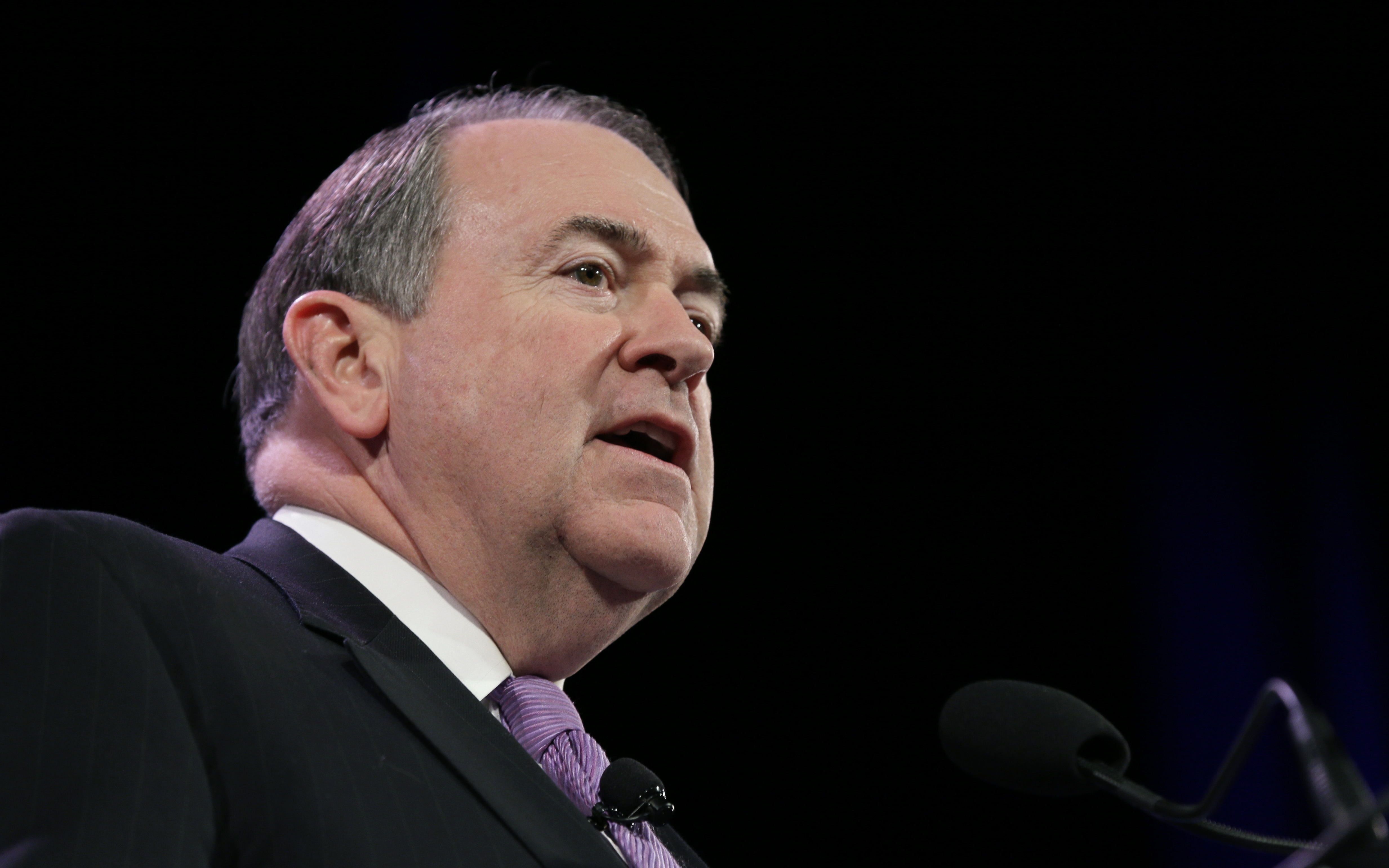 Huckabee's challenge: Reaching beyond cultural conservatives
