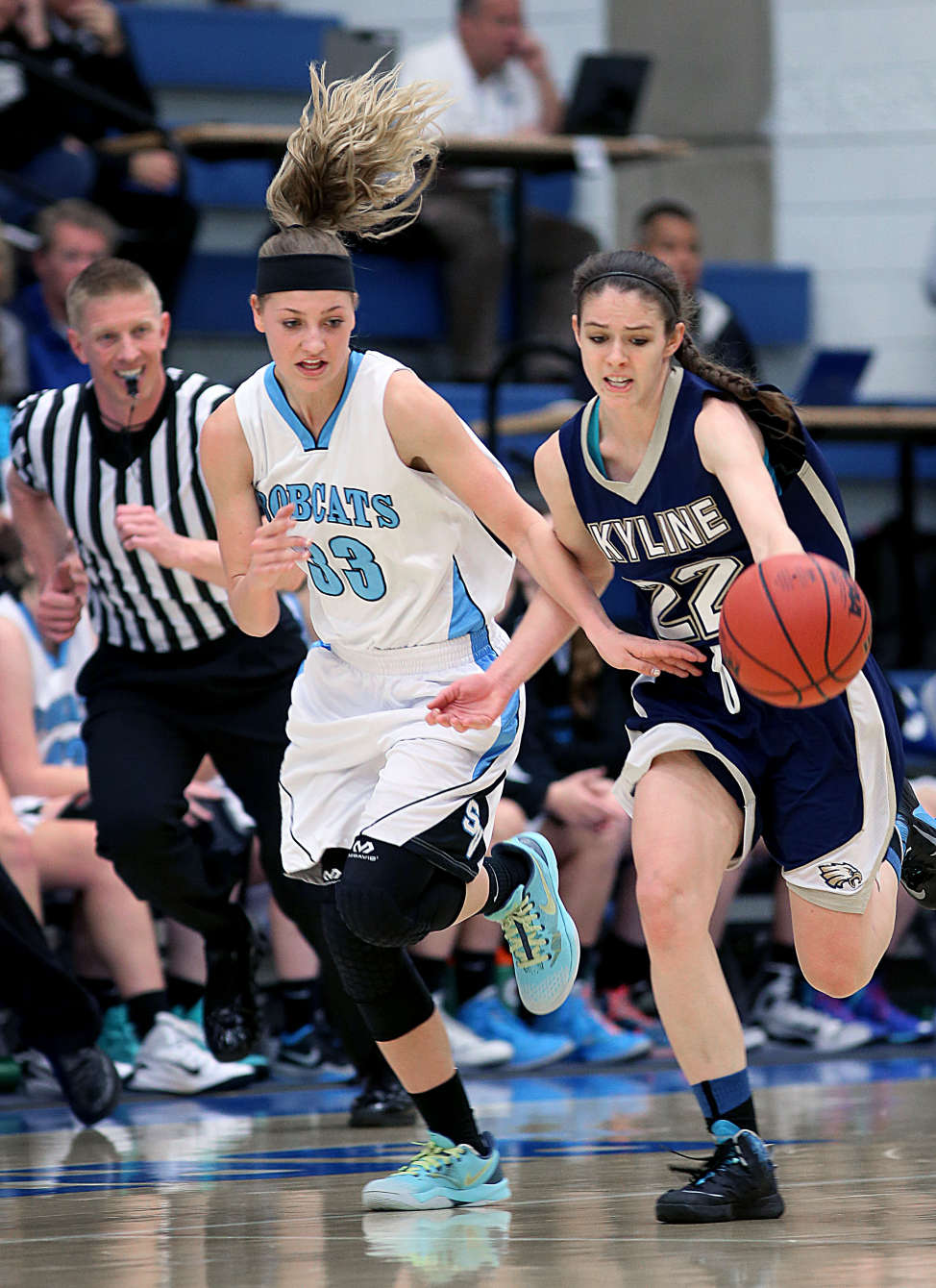 Sky View's Tegan Goldman defends Skyline's Kyla Paulus during the Class 4A state championship at Salt Lake Community College on Saturday, Feb. 21, 2015. (Laura Seitz/Deseret News)