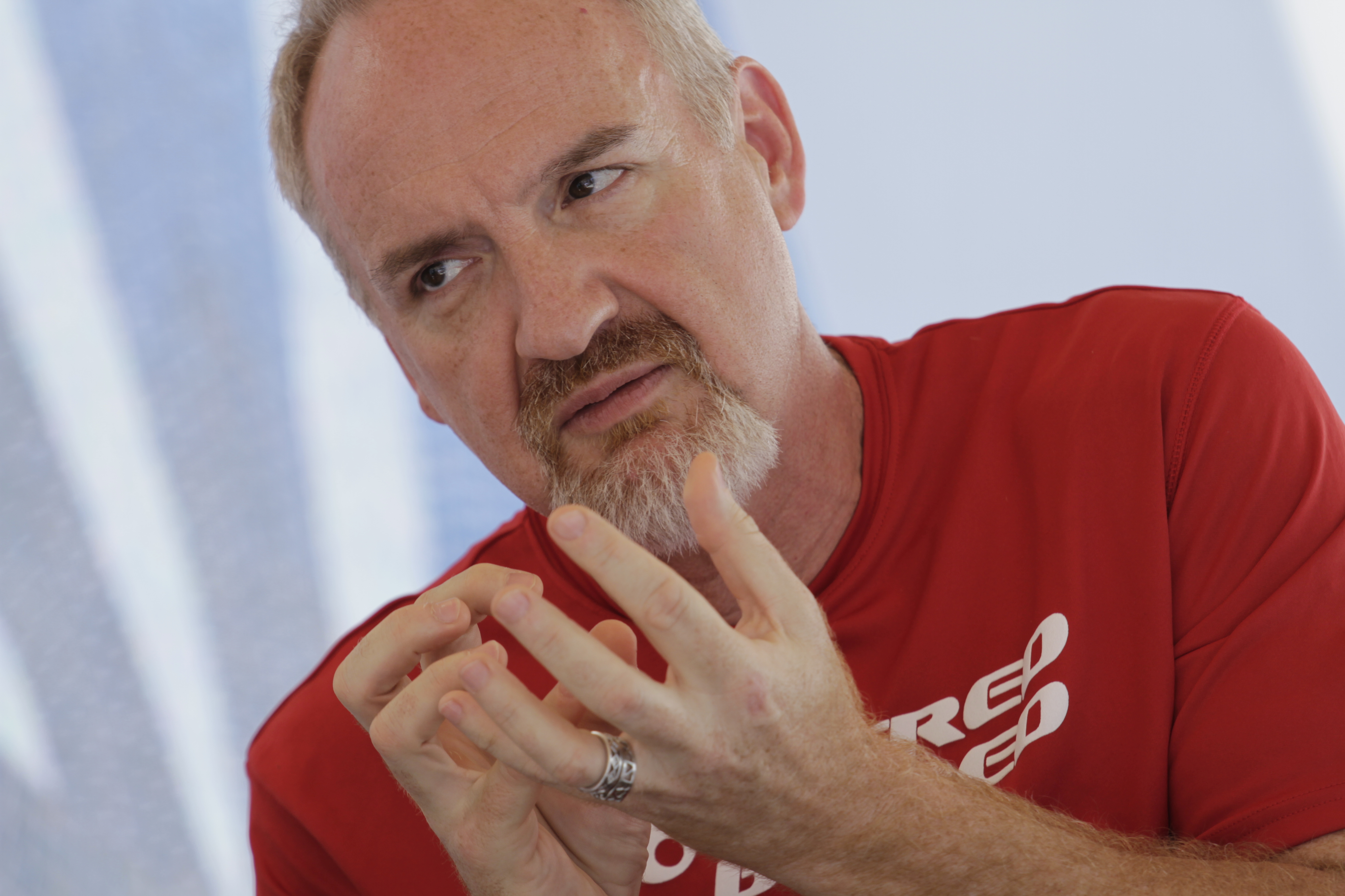 Chef Art Smith hosts mass gay wedding on Miami Beach