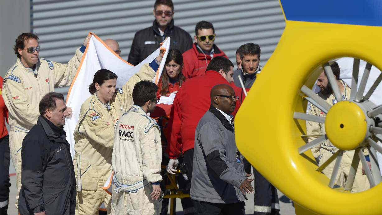 Alonso in hospital after crash, Grosjean fastest at 2nd test