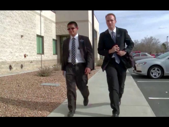 Dos misioneros SUD son asaltados y secuestrados por un investigador de la Iglesia 