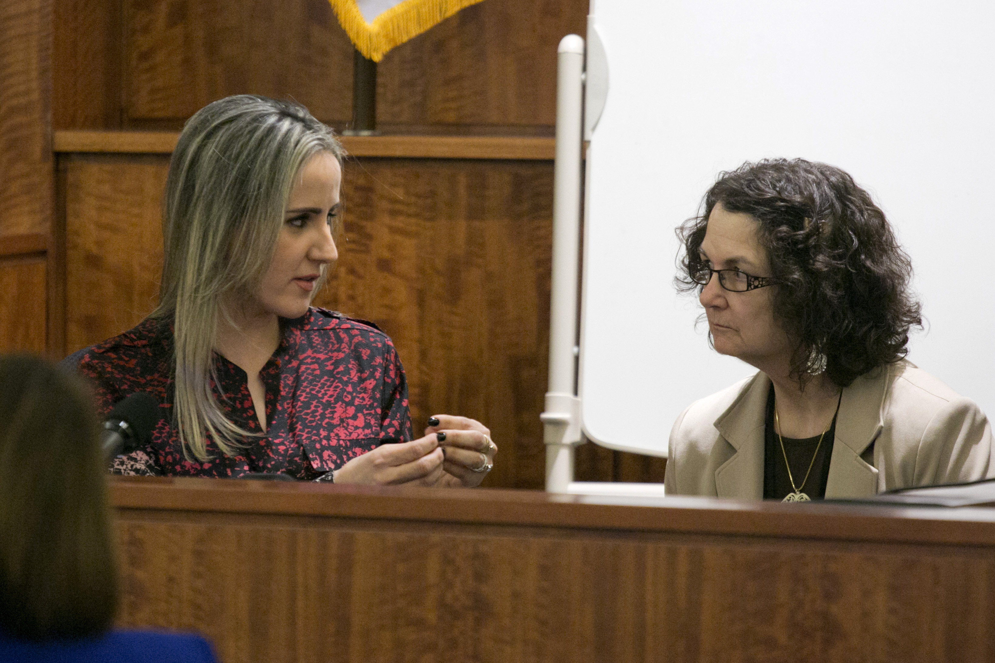 Video shows Aaron Hernandez fiancee's removing box from home