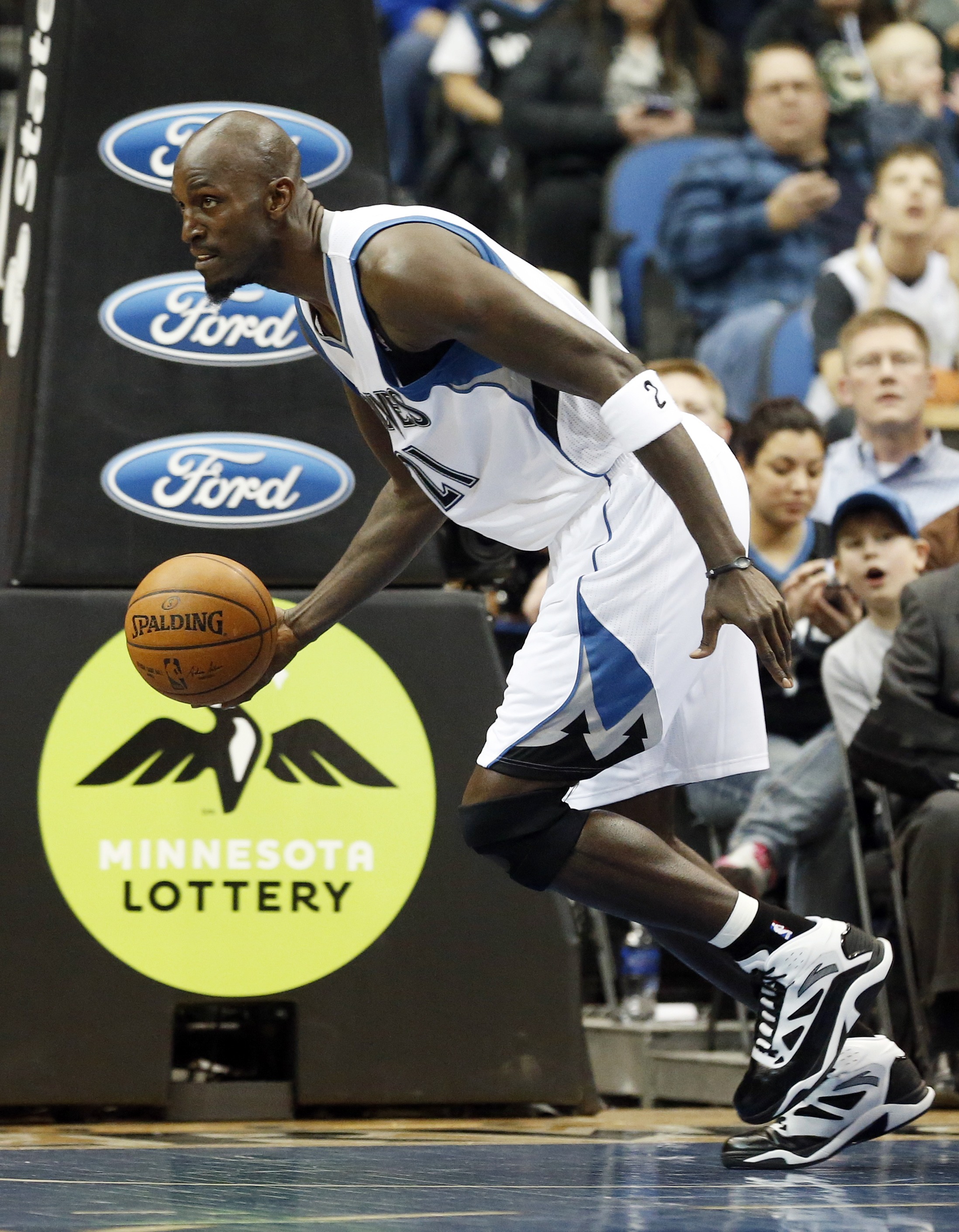 Kevin Garnett a winner in emotional return to Wolves