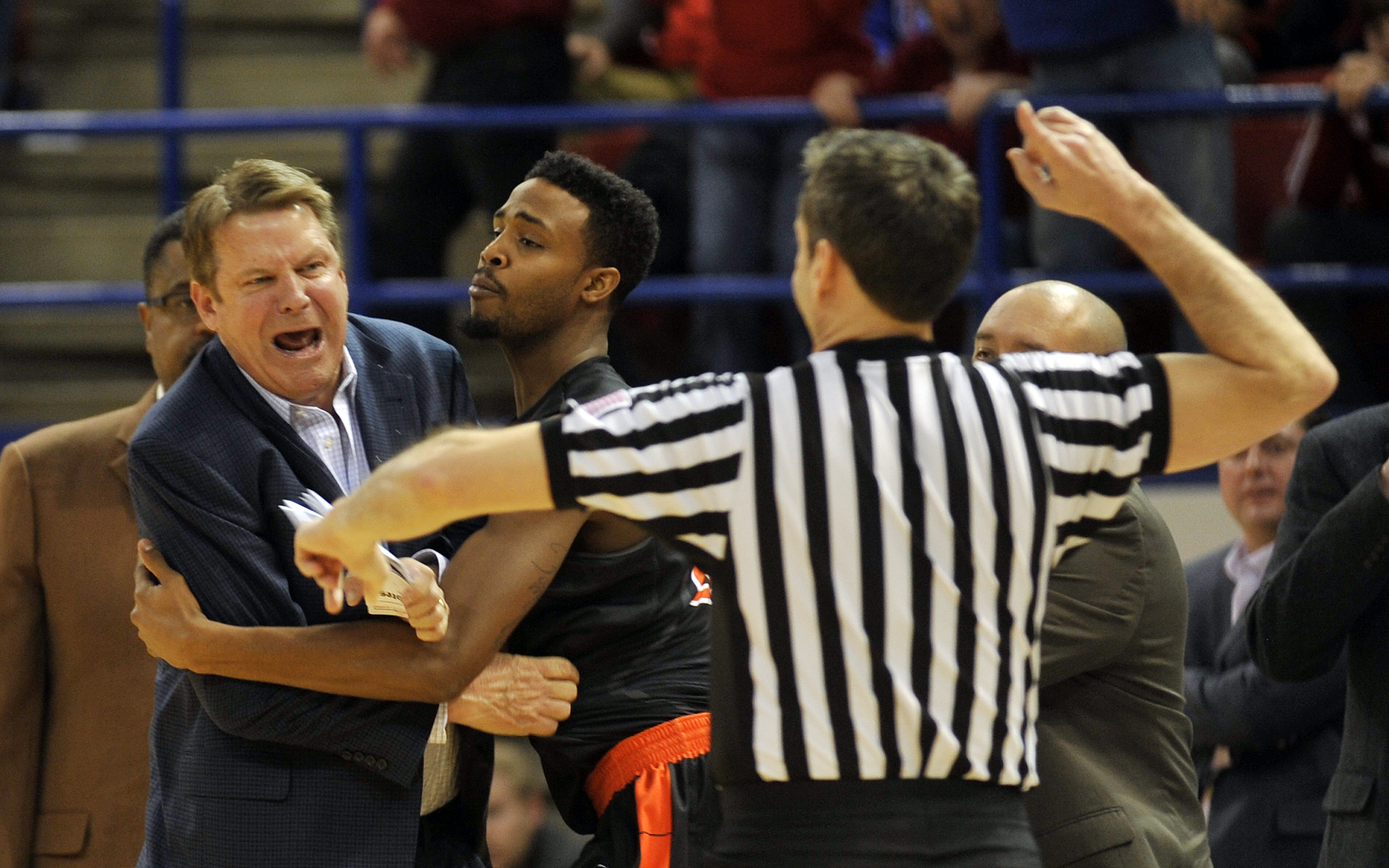 UTEP's Floyd suspended after ejection in loss at La Tech