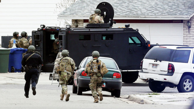 Policía rodea casa por 6 horas en SLC por presunta persona armada en su interior para encontrarla vacía