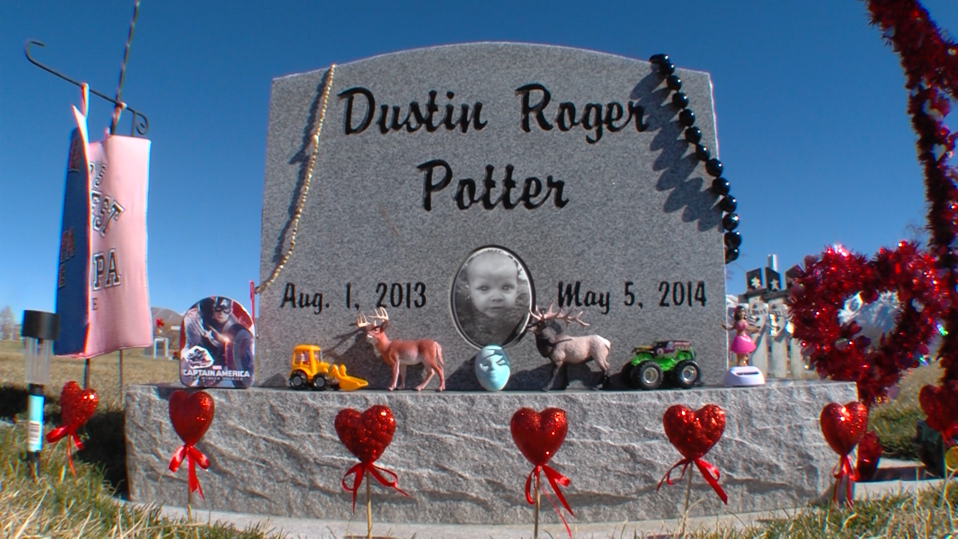 The gravestone of Dustin Potter (KSL-TV)