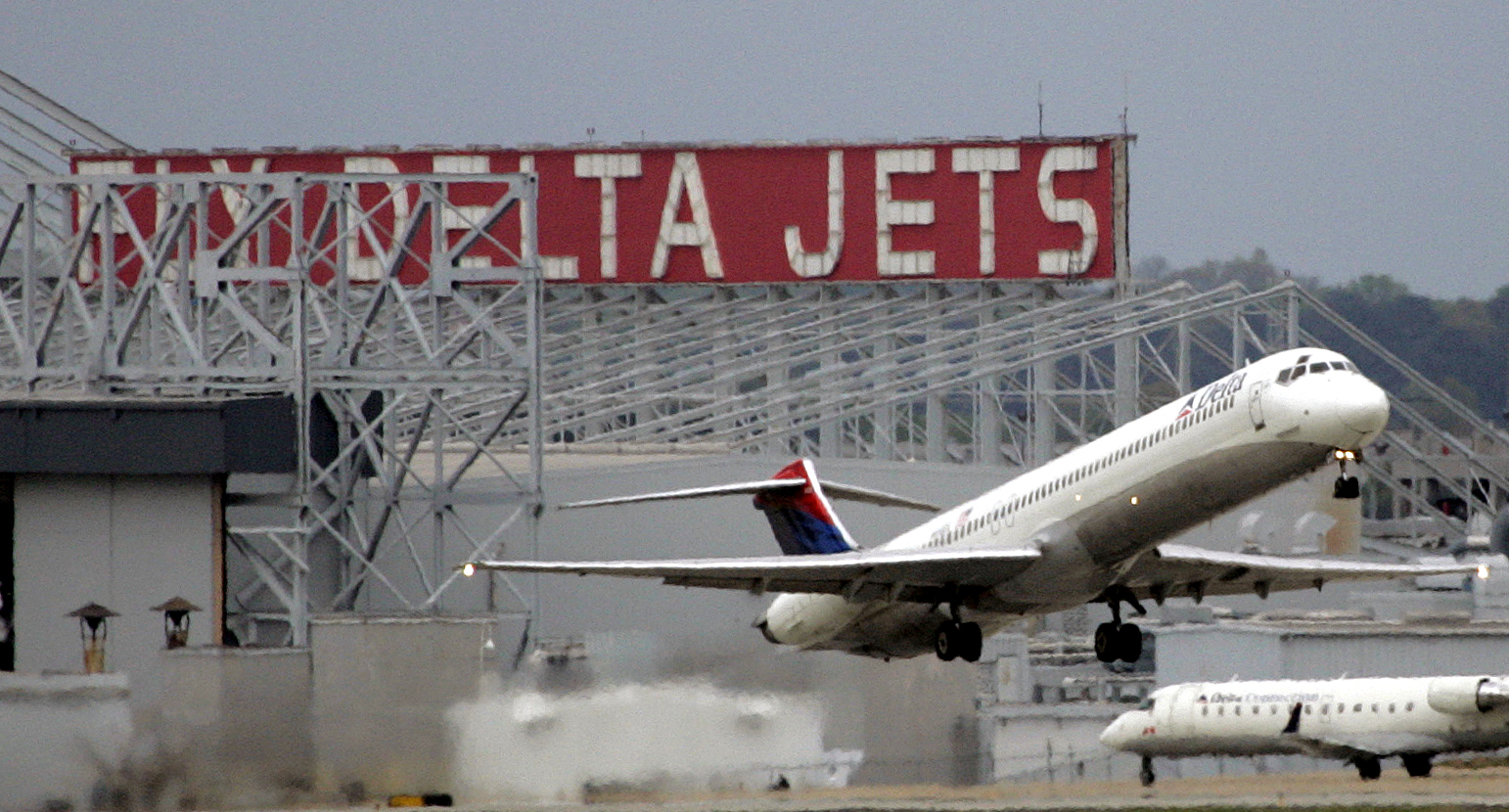 Lawmakers may end tax break on jet fuel, to Delta's dismay