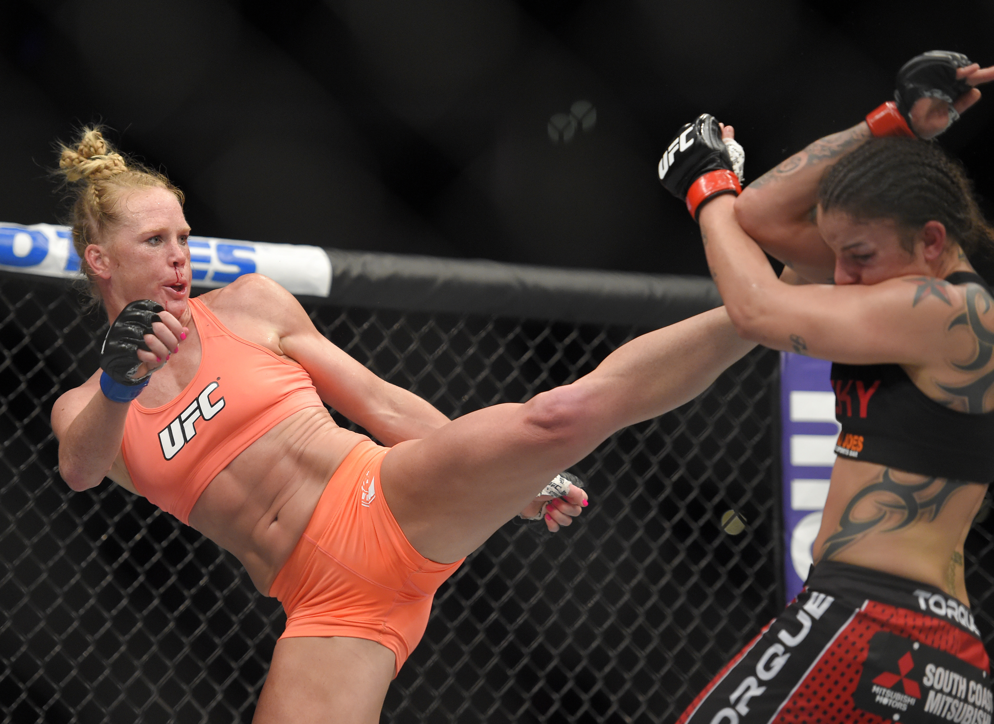 Ronda Rousey needs 14 seconds to stop Cat Zingano at UFC 184