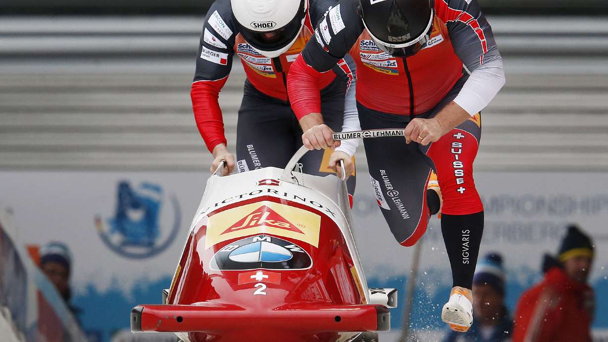Francesco Friedrich of Germany retains bobsled world title