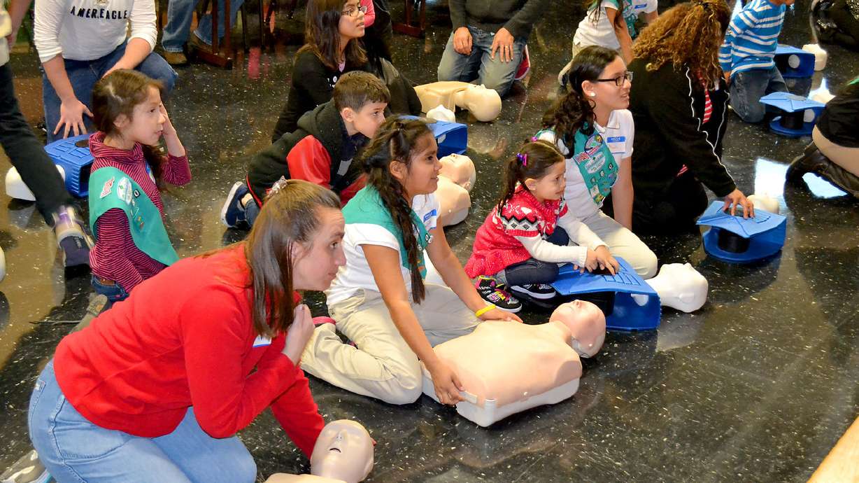 Clase gratuita de CPR deja enseñanzas necesarias para salvar vidas a numerosas familias