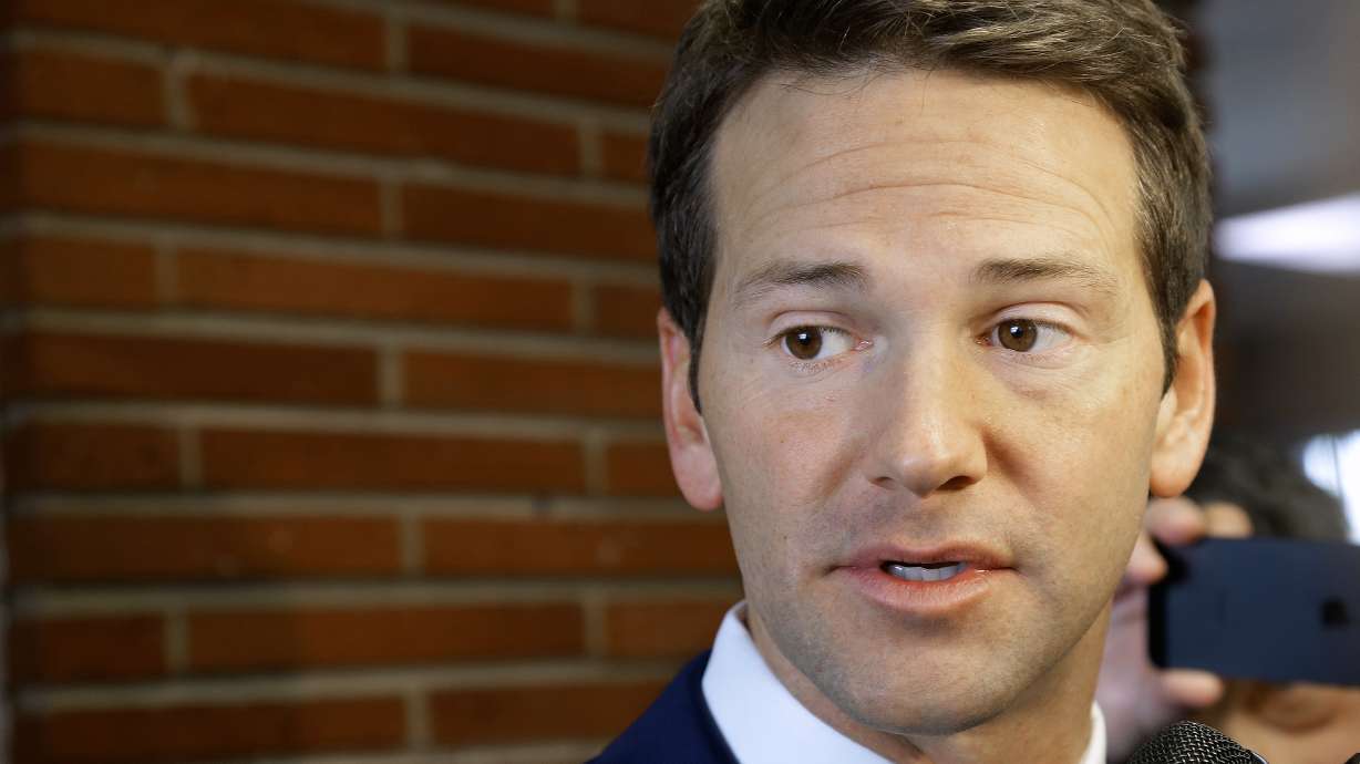 Lawmaker reimburses private plane expenses for football game