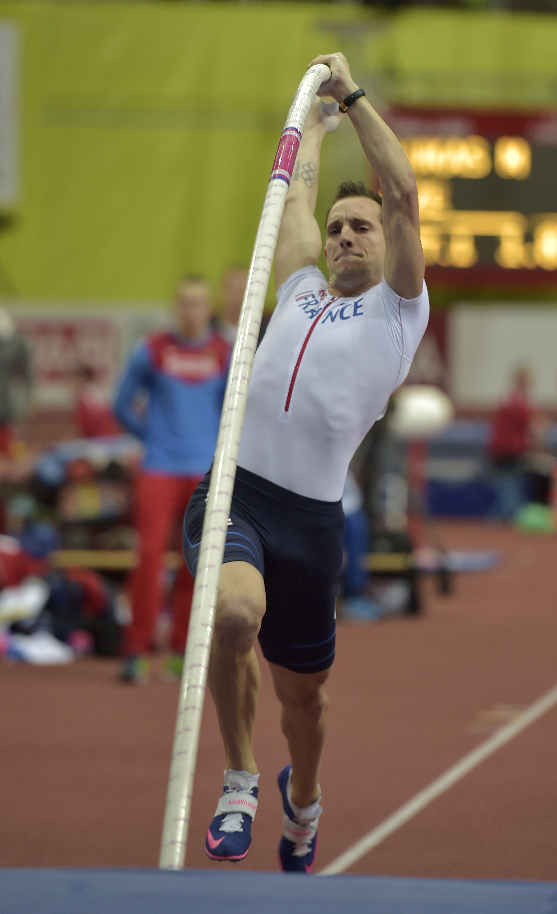 Lavillenie wins 4th straight European indoors pole vault