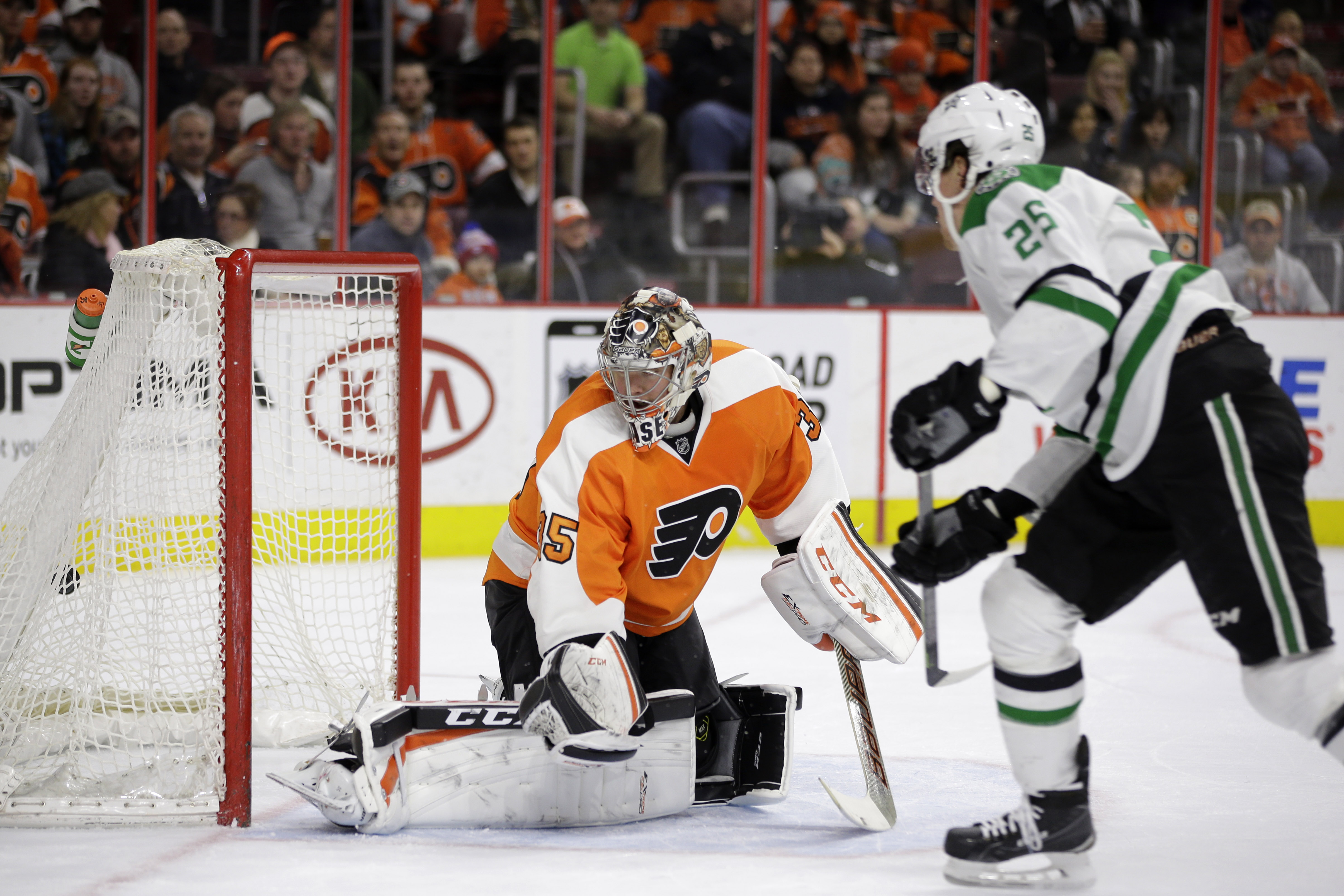 Vernon Fiddler scores winning goal, Stars beat Flyers 2-1