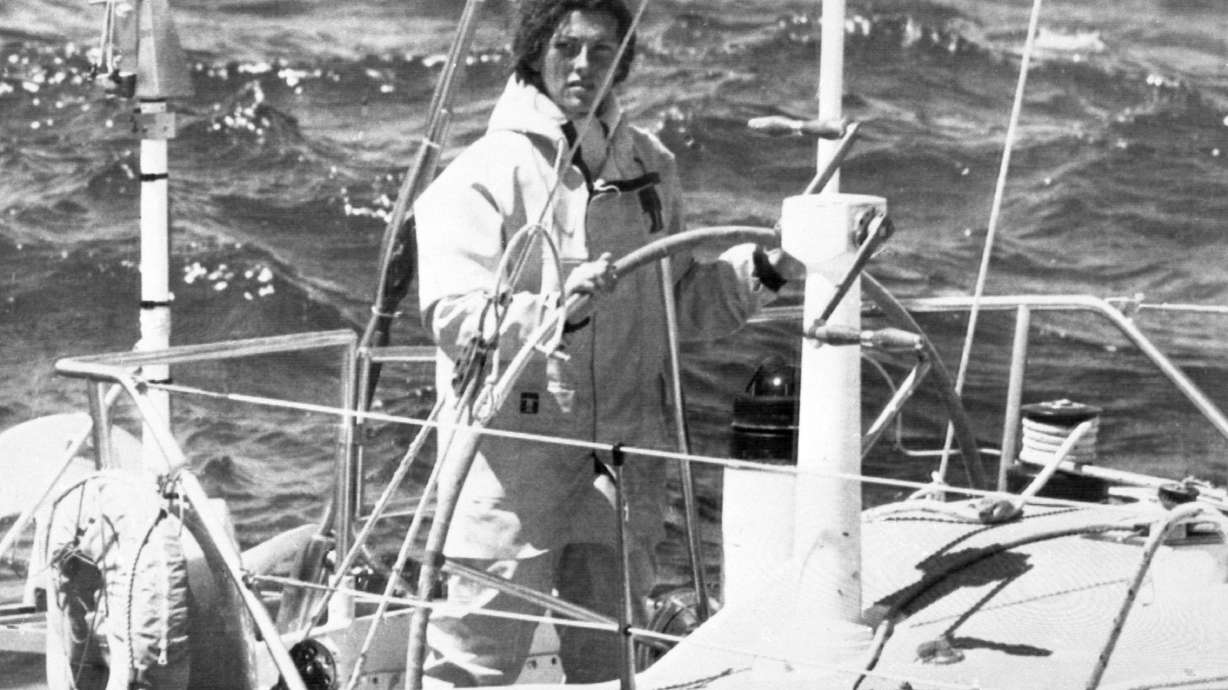 Sporting world pays tribute to sports stars killed in crash