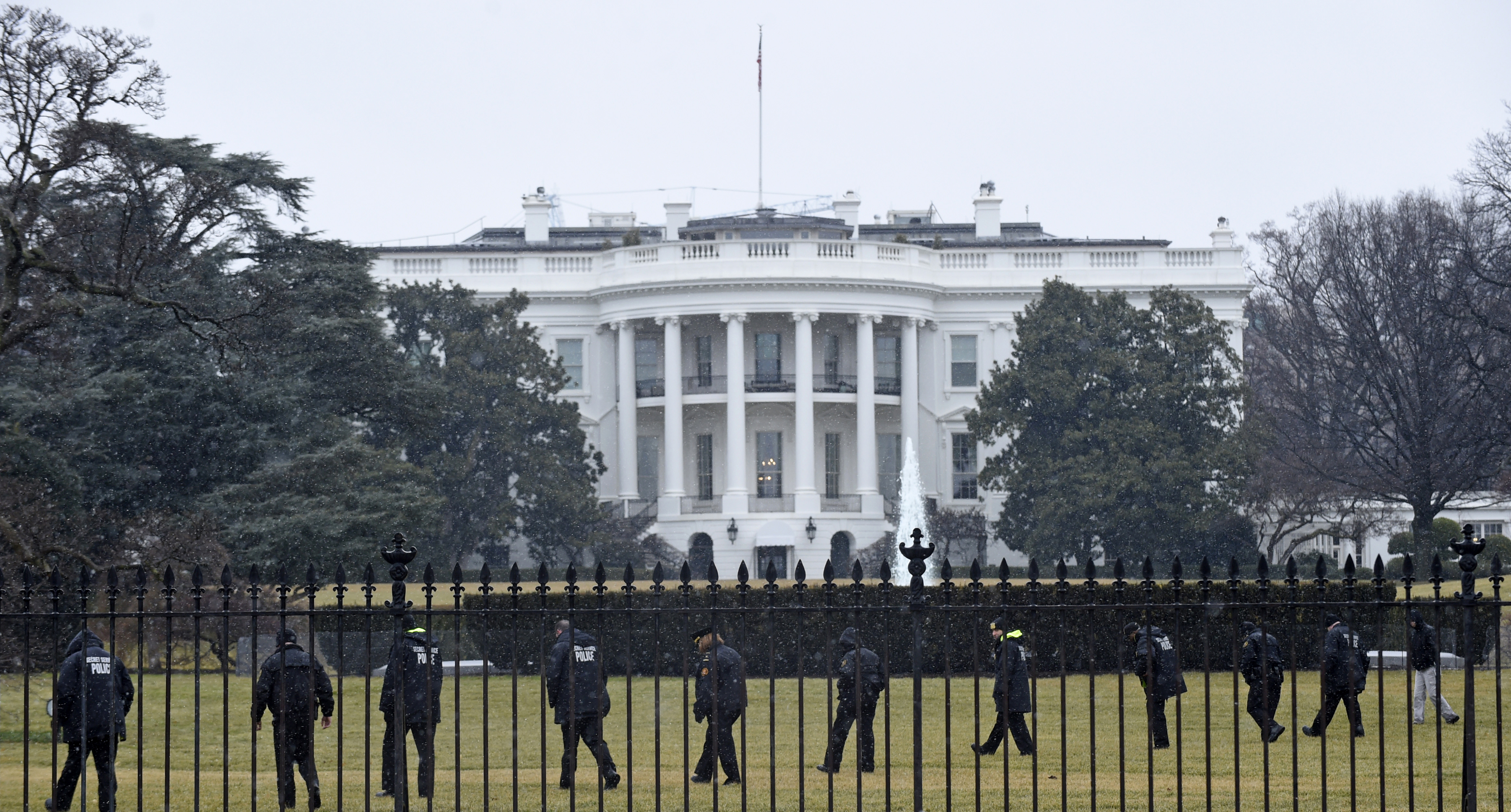 Secret Service investigating agents' crash near White House