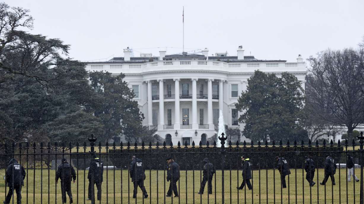 Secret Service investigating agents' crash near White House