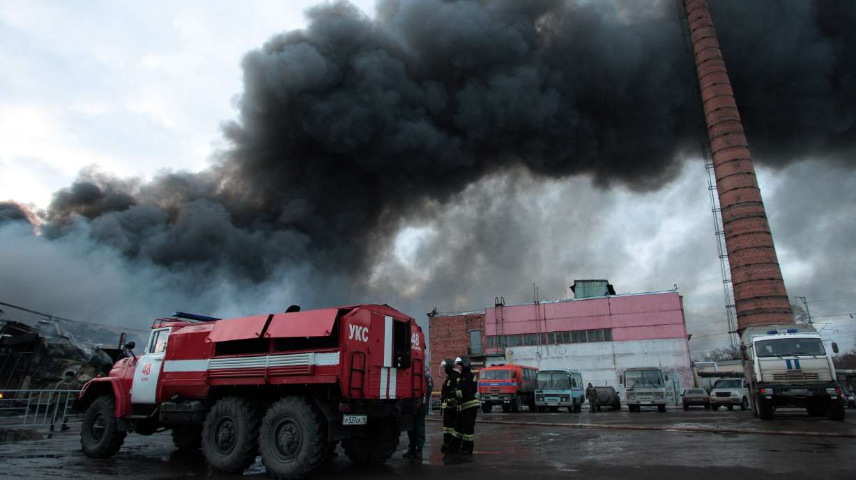 30 feared dead in Russian shopping center fire