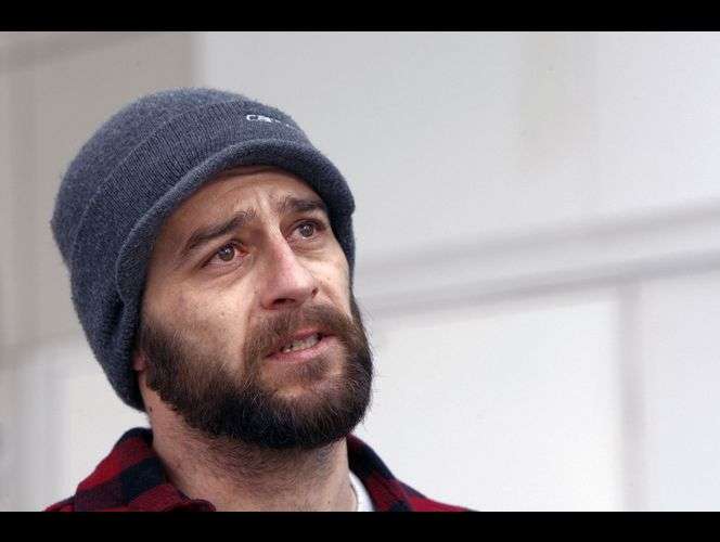 Bebé rescatada sale del hospital; el caso da un giro, la policía encuentra drogas en el auto de su madre
