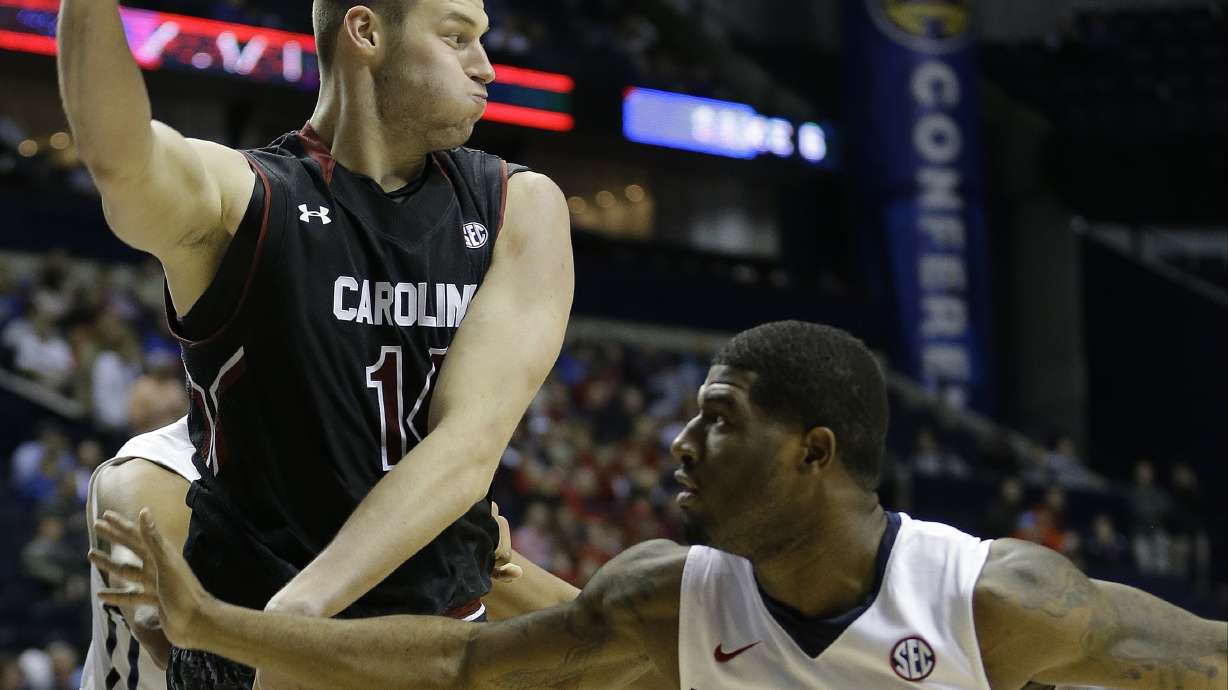 South Carolina upsets Mississippi 60-58 in SEC tournament