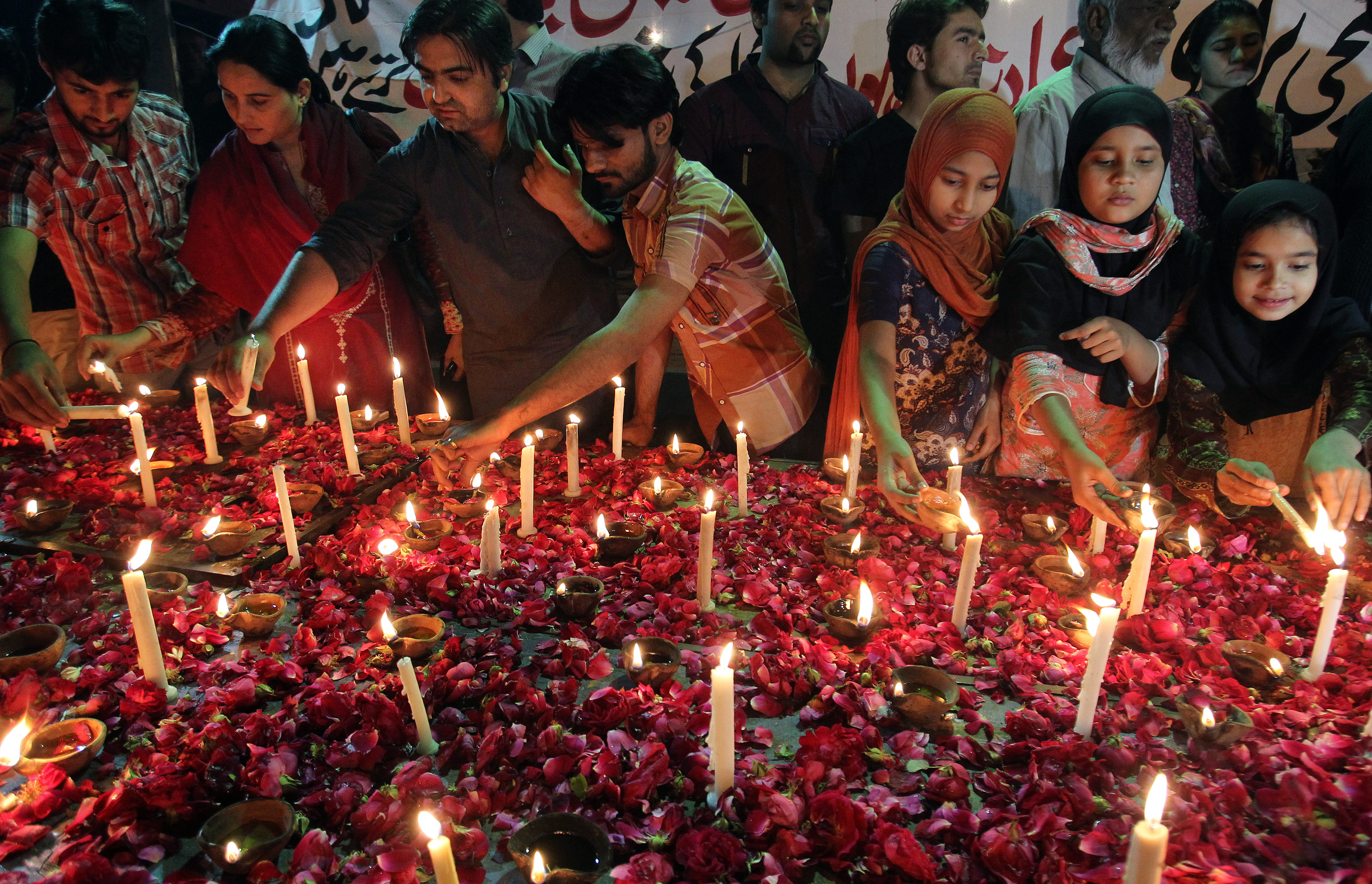 Pakistani Christians clash with police over church attacks