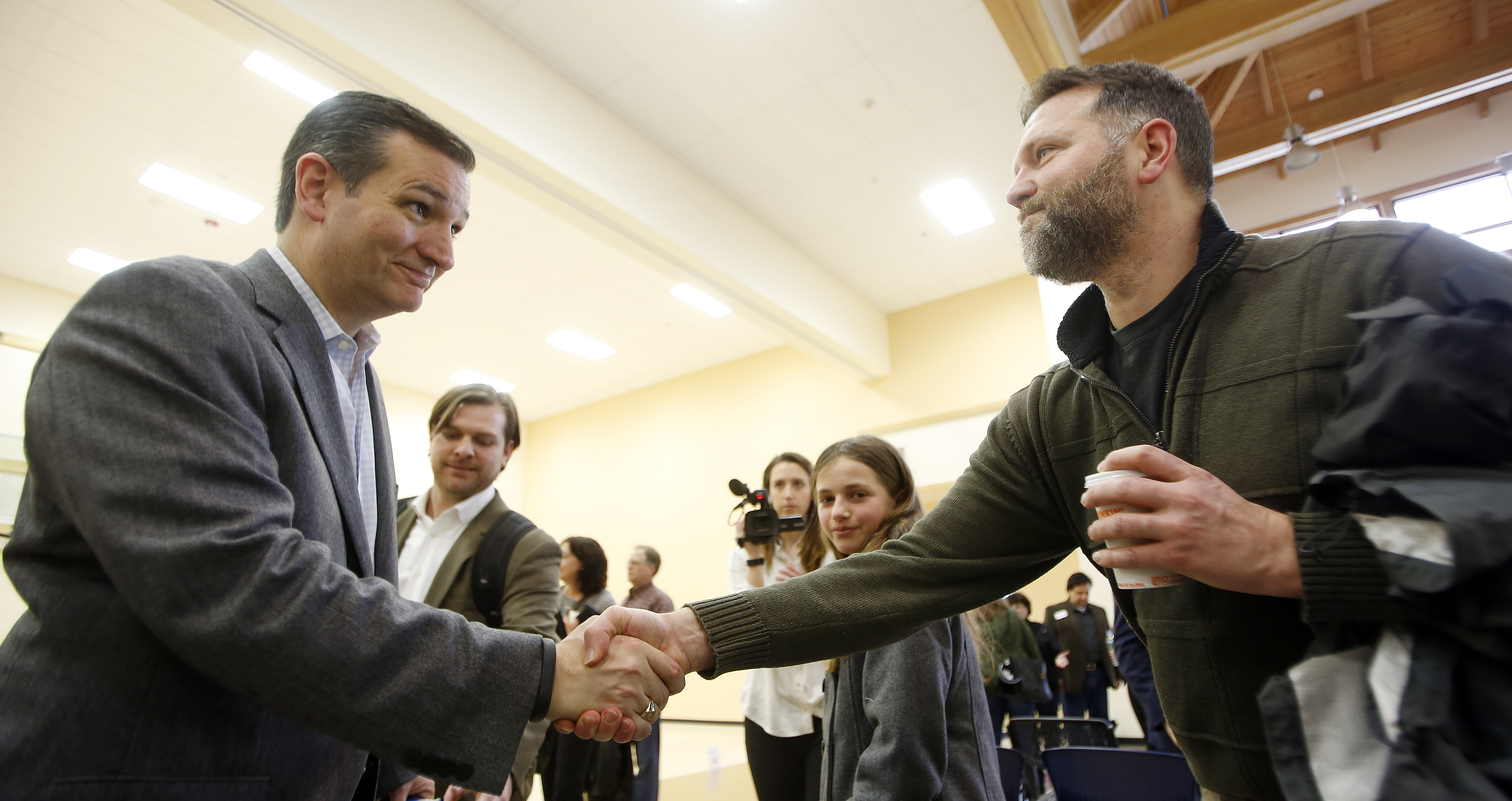 Cruz hones pitch as he visits New Hampshire voters