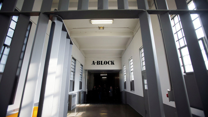 Prison workers weigh in on relocation debate