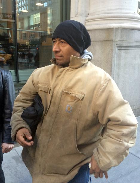 Desde NY, padre de estudiante desaparecido llora a su hijo