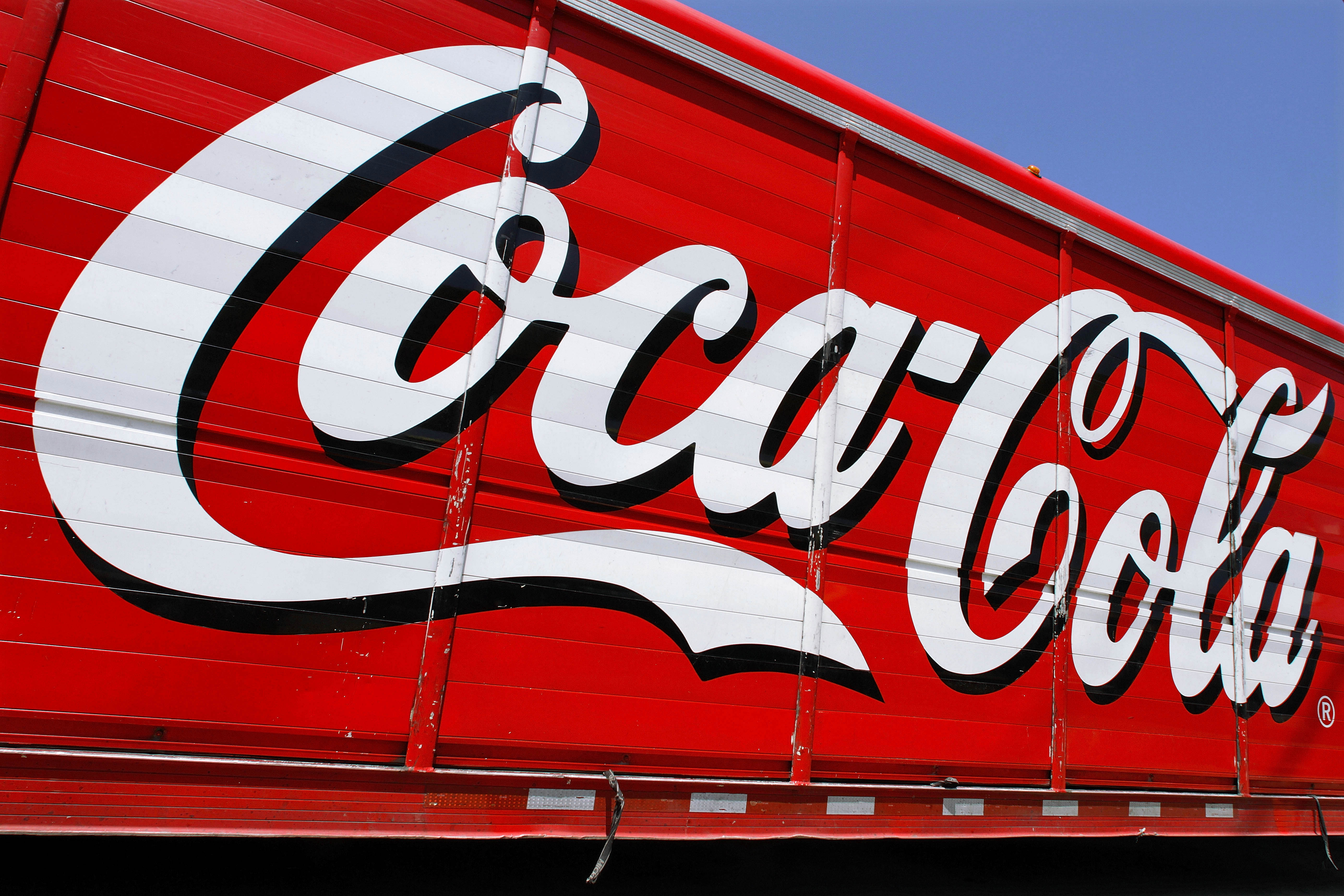 Coke a good snack? Health experts who work with Coke say so
