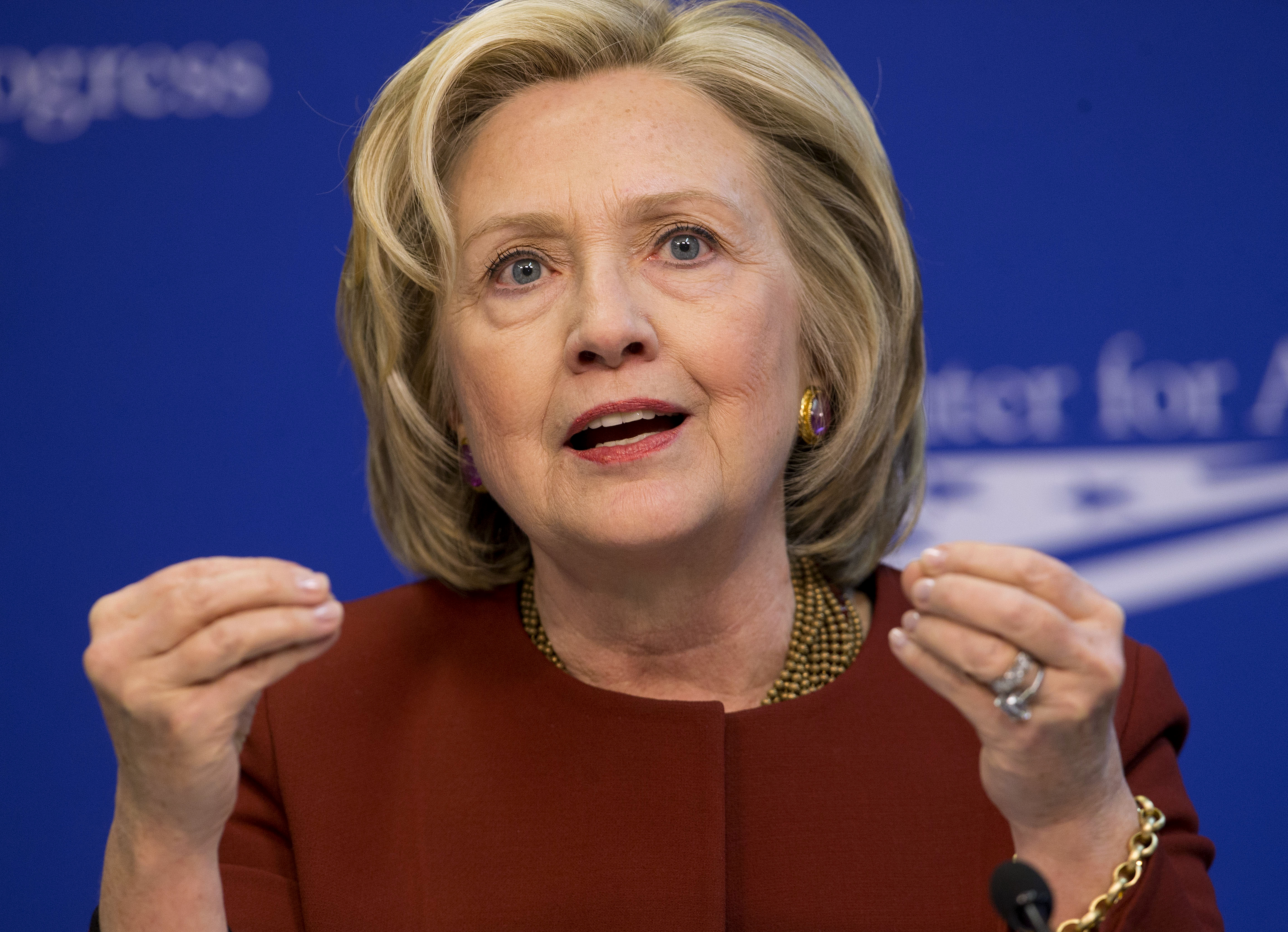 Clinton: US needs solutions to income inequality