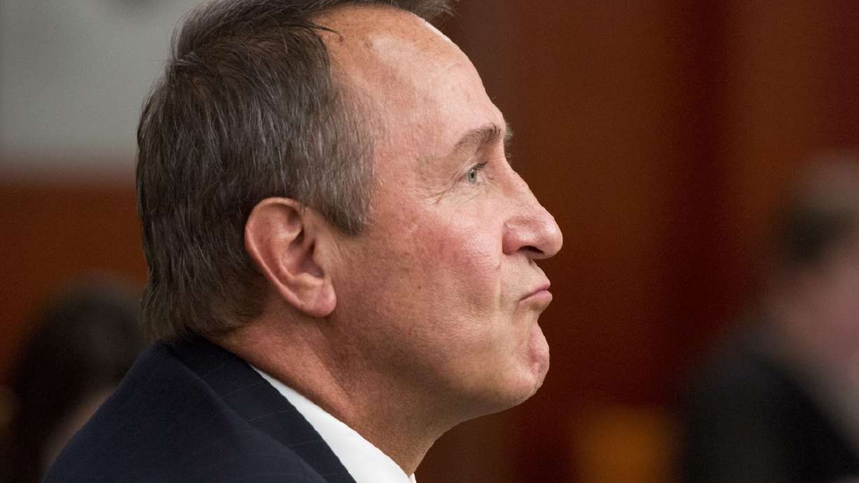 Ex-A.G. Shurtleff joins motion to get DOJ evidence