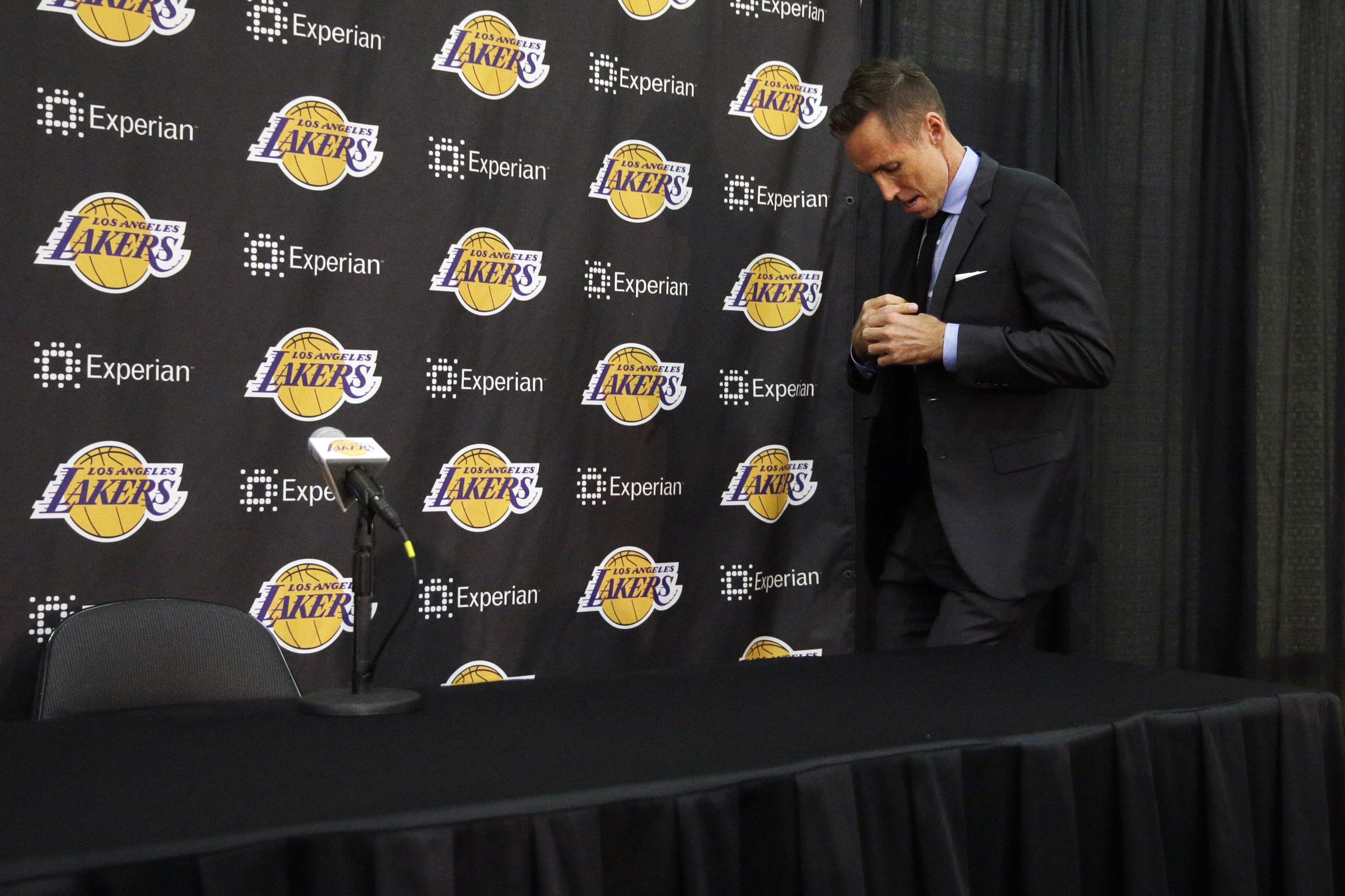 Steve Nash heads into retirement after "failure" with Lakers