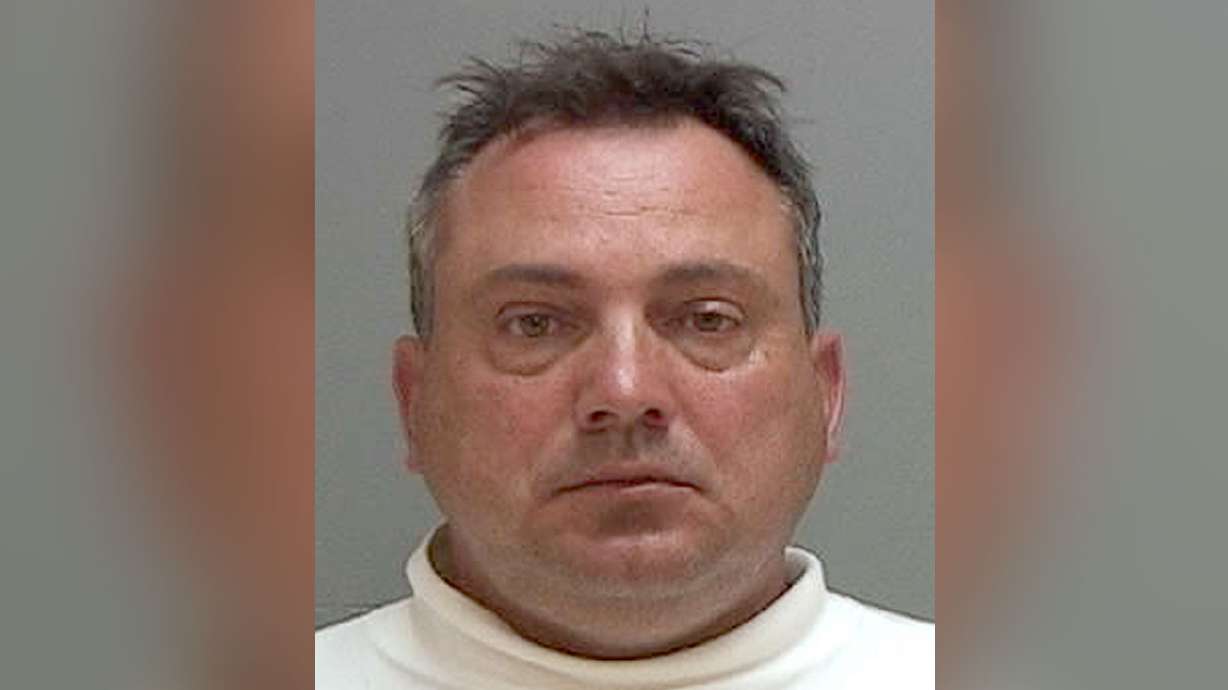 Prosecutors seek to drop case against man accused of fondling child on airplane