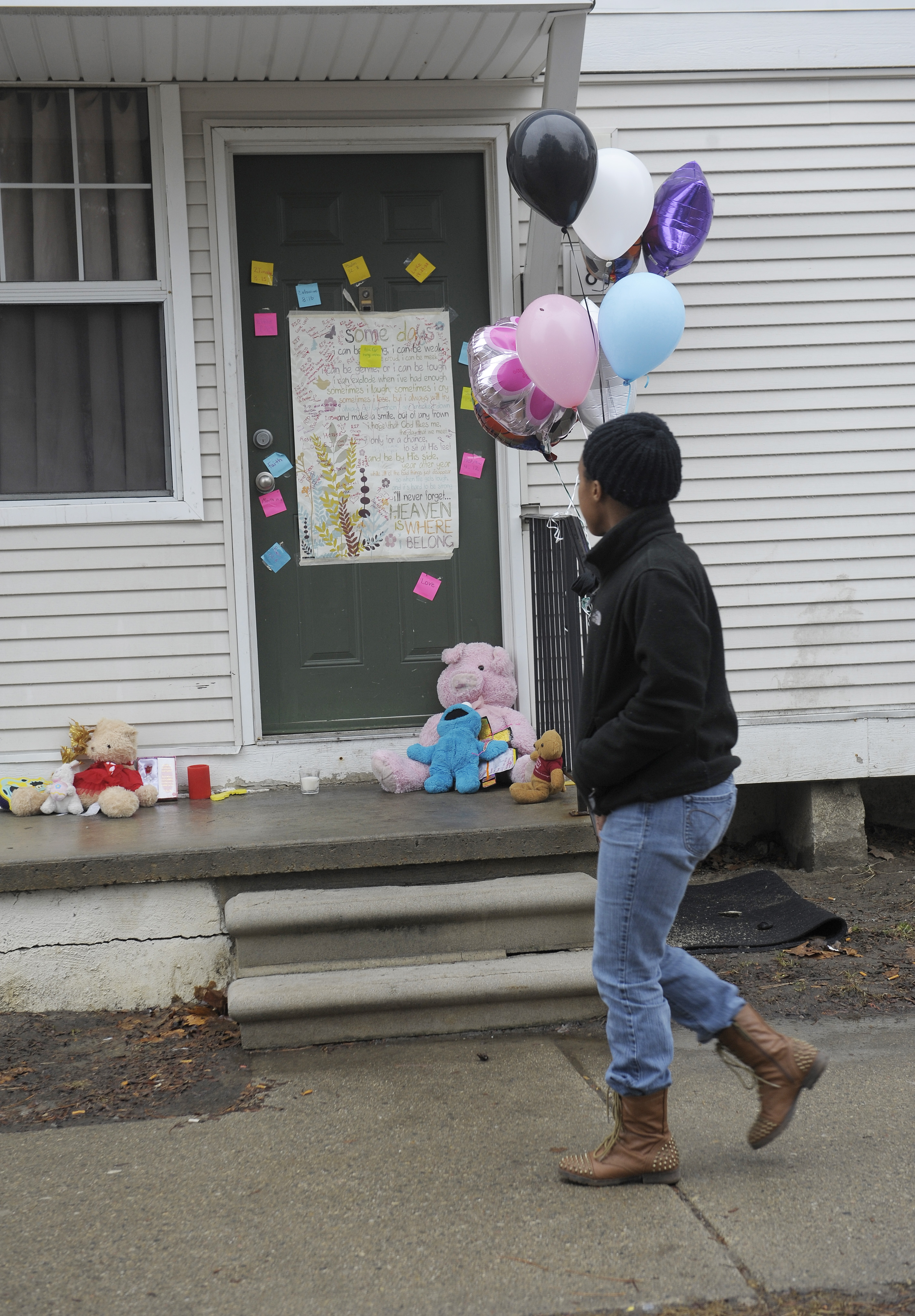 Filing: Teen says mom killed her siblings found in freezer