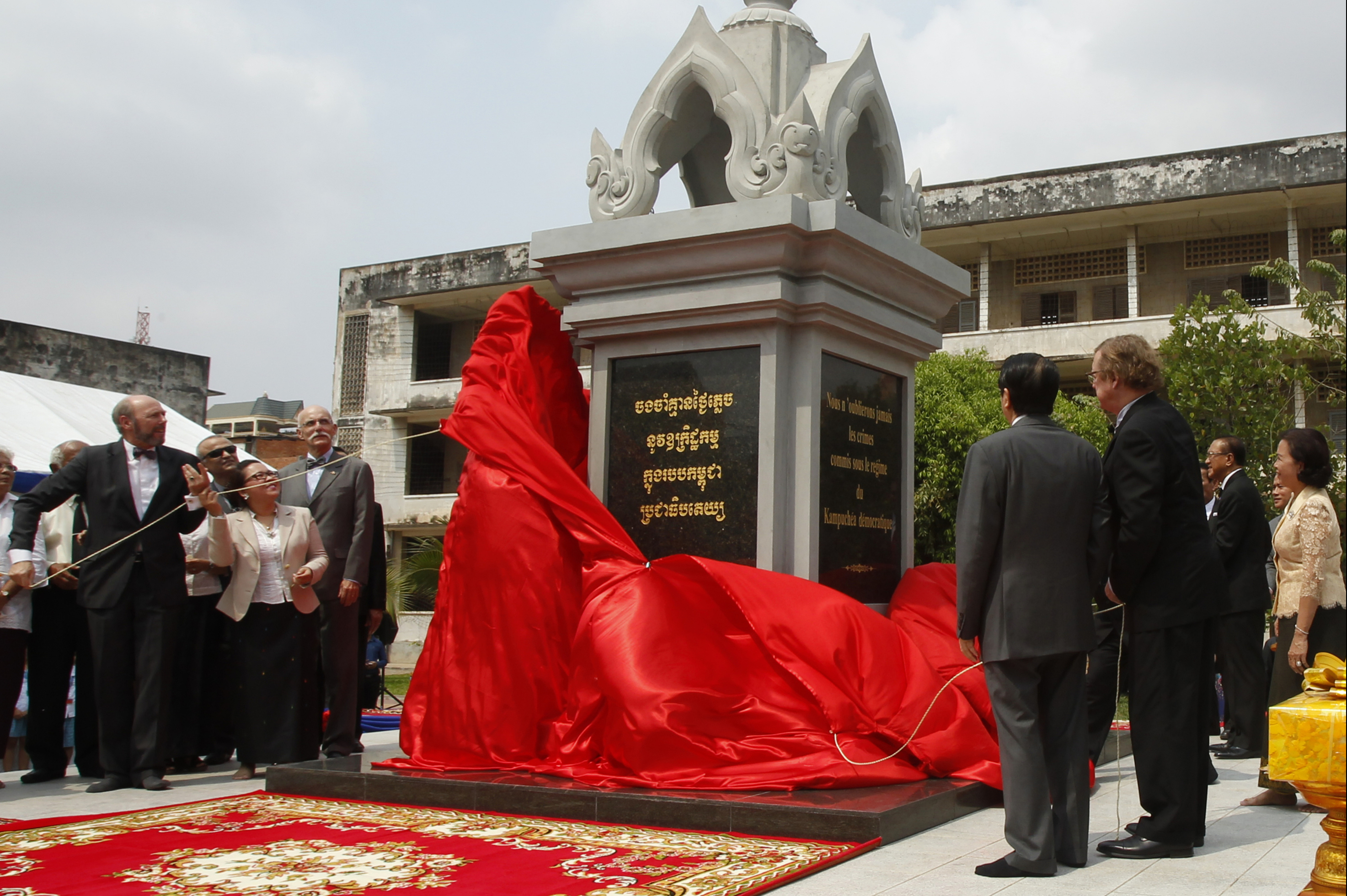Cambodia inaugurates memorial at Khmer Rouge genocide museum