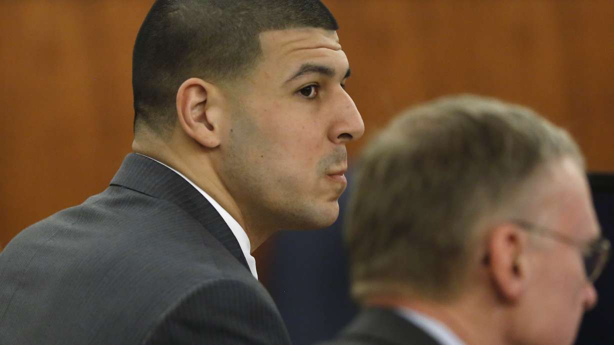 Aaron Hernandez fiancee discusses money, gun at murder trial