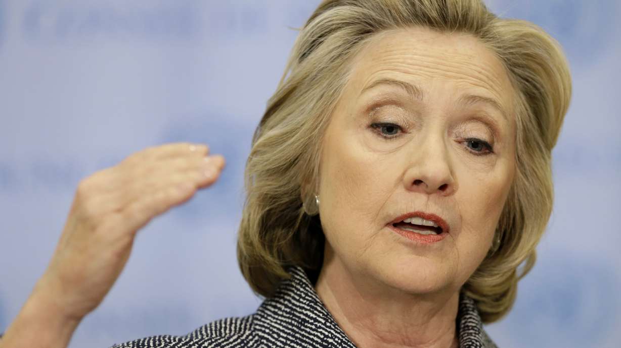 Elizabeth Warren: Give Hillary Clinton a chance