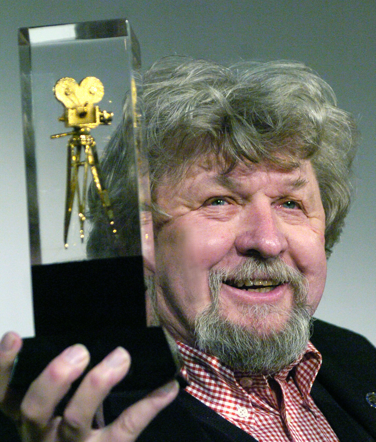 Oscar-nominated Czech cameraman Miroslav Ondricek dies at 80