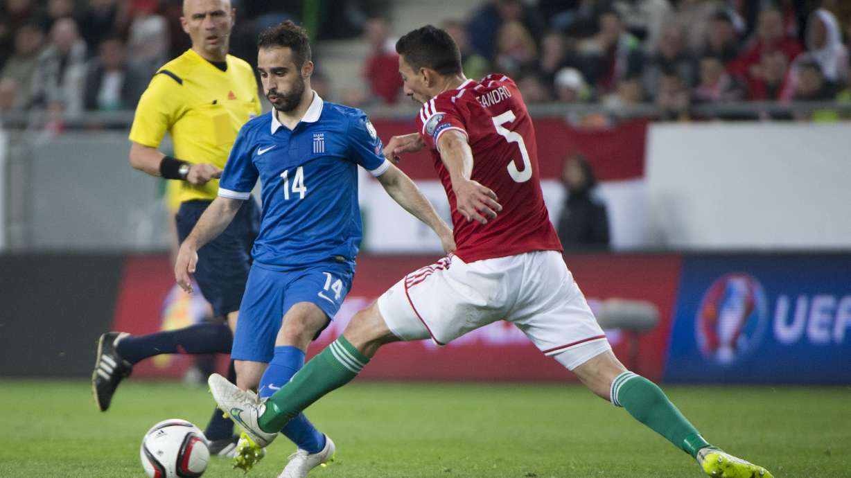 3 Greek soccer players slightly hurt in Hungary taxi crash