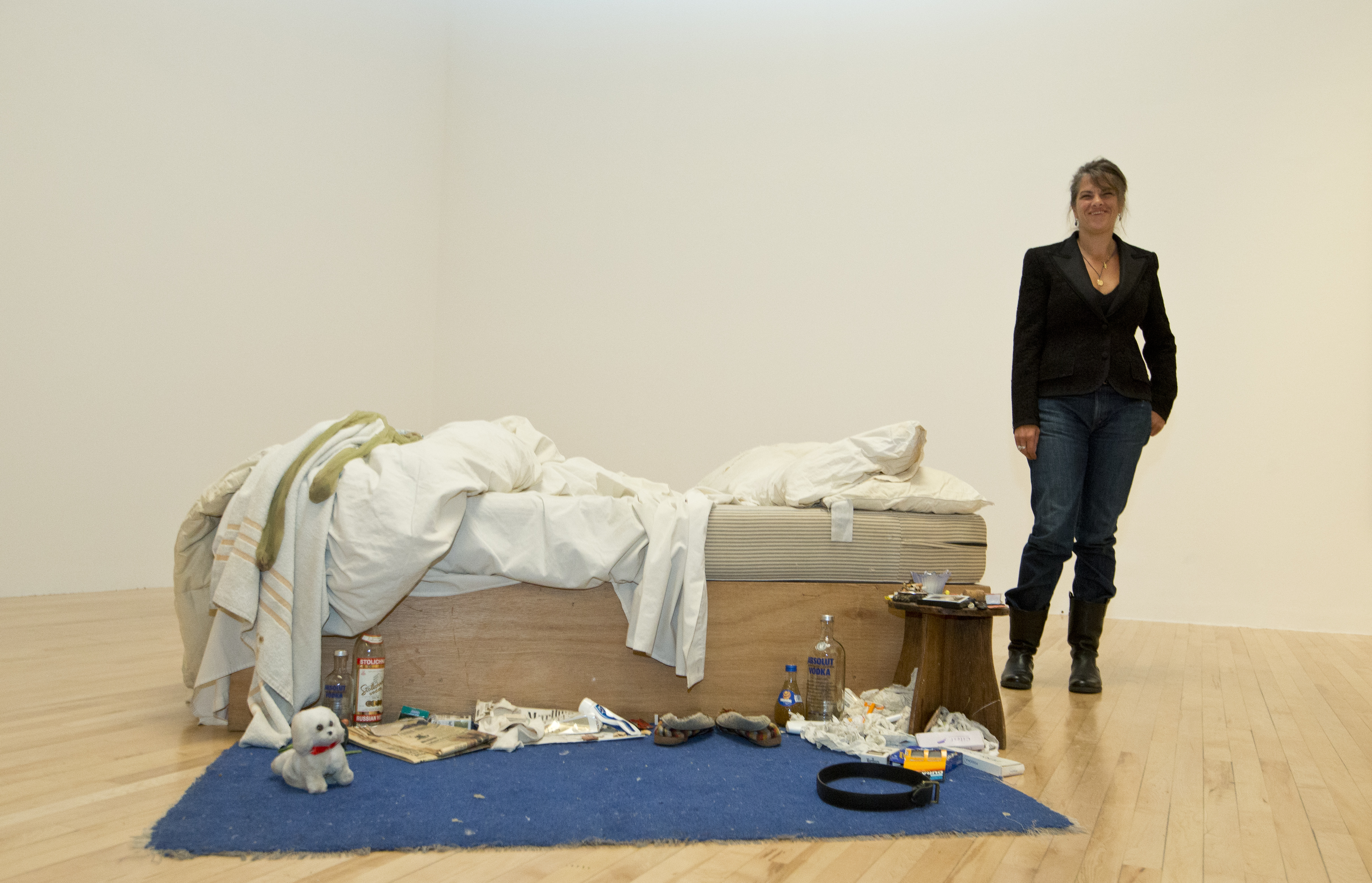 Tracey Emin's messy bed installed at Tate Britain