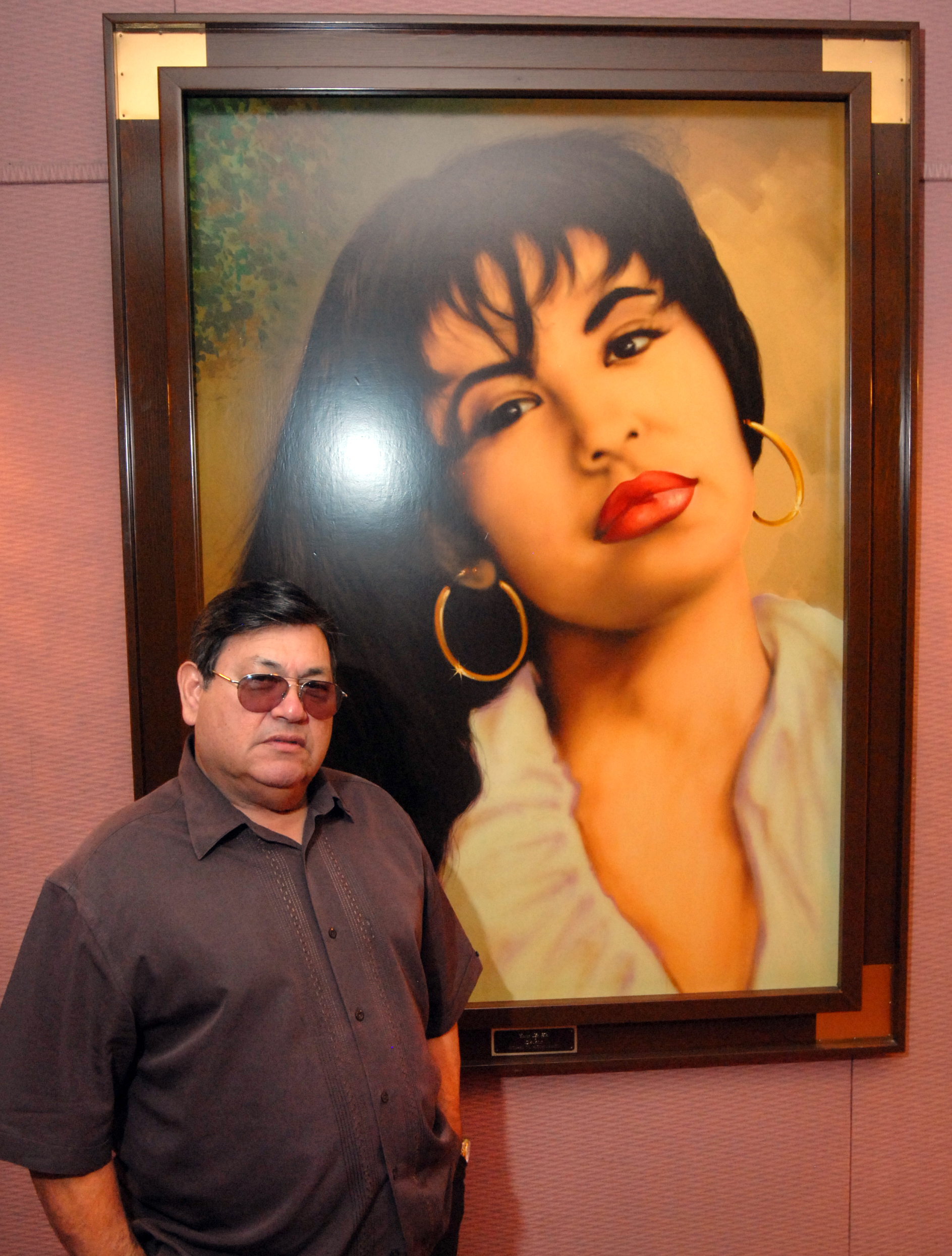 Selena's dad: Mixed feelings about fans marking star's death