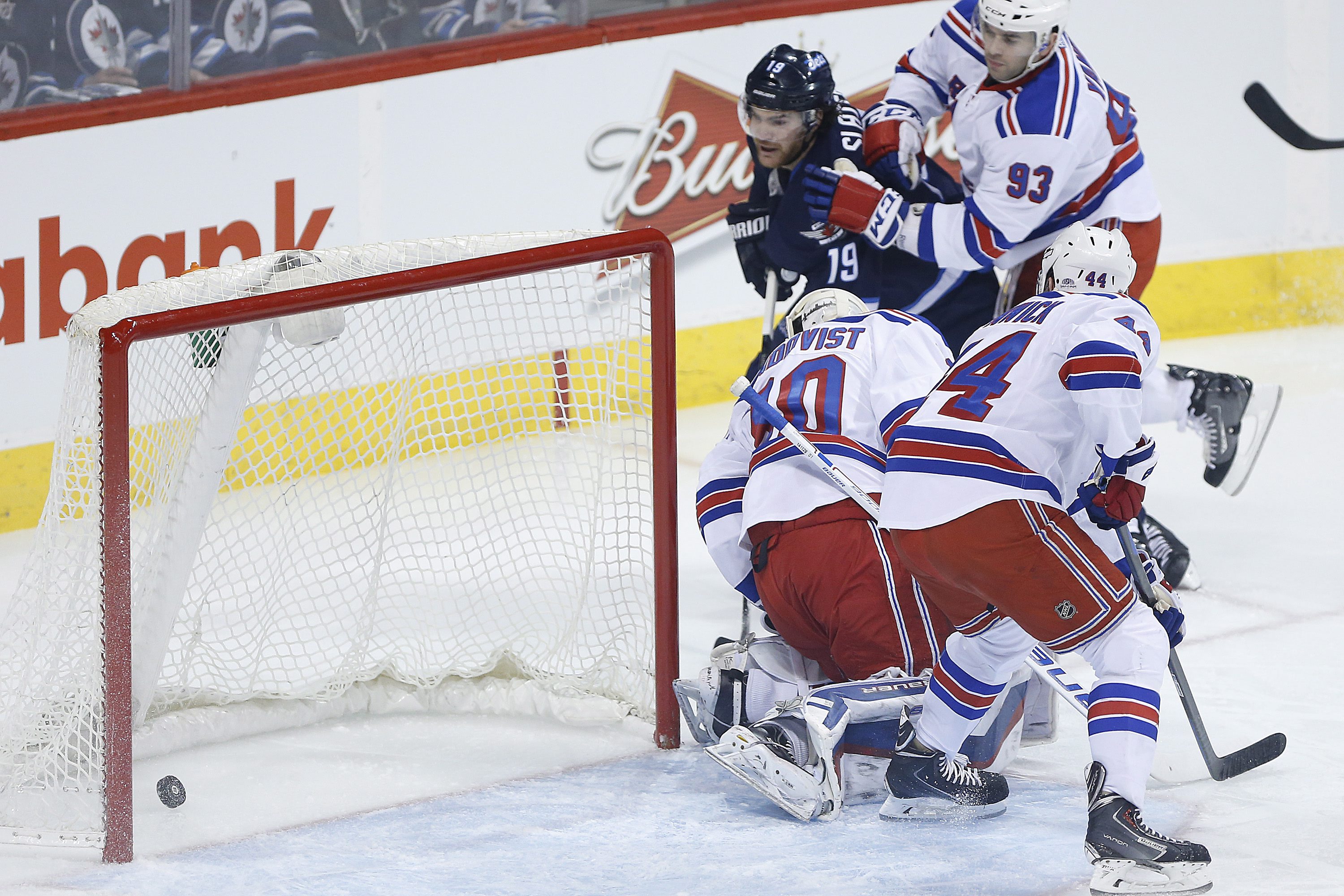 Kreider's 3rd-period goal gives Rangers 3-2 win over Jets