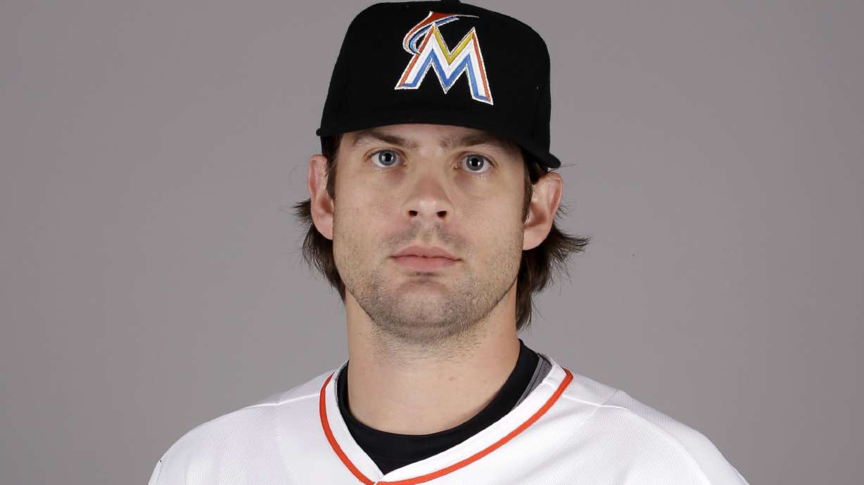 Marlins reliever Aaron Crow needs Tommy John surgery