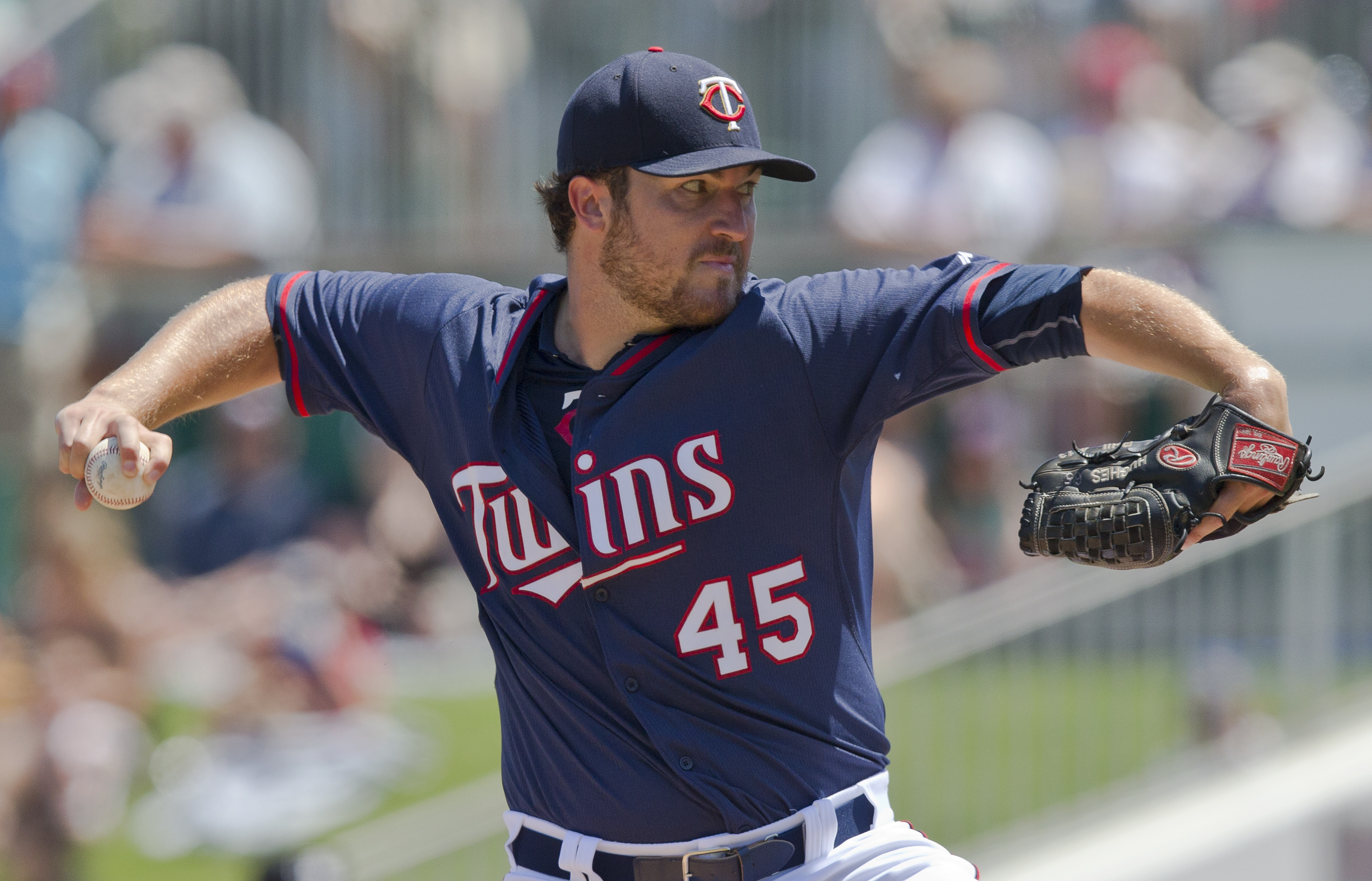 Hughes, Buchholz look sharp in Twins-Red Sox 4-4 tie