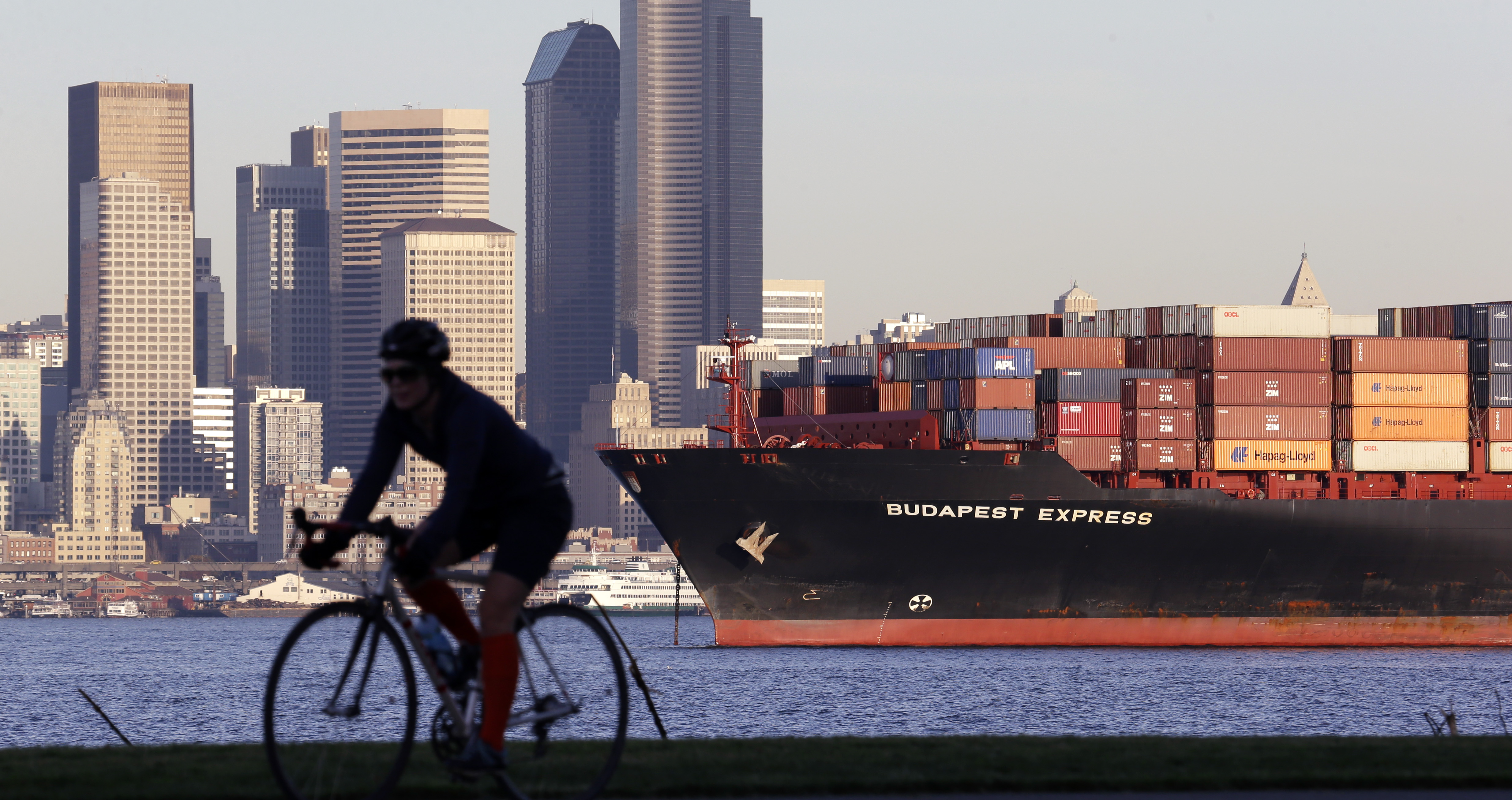 US trade gap narrows as exports fall but imports drop more