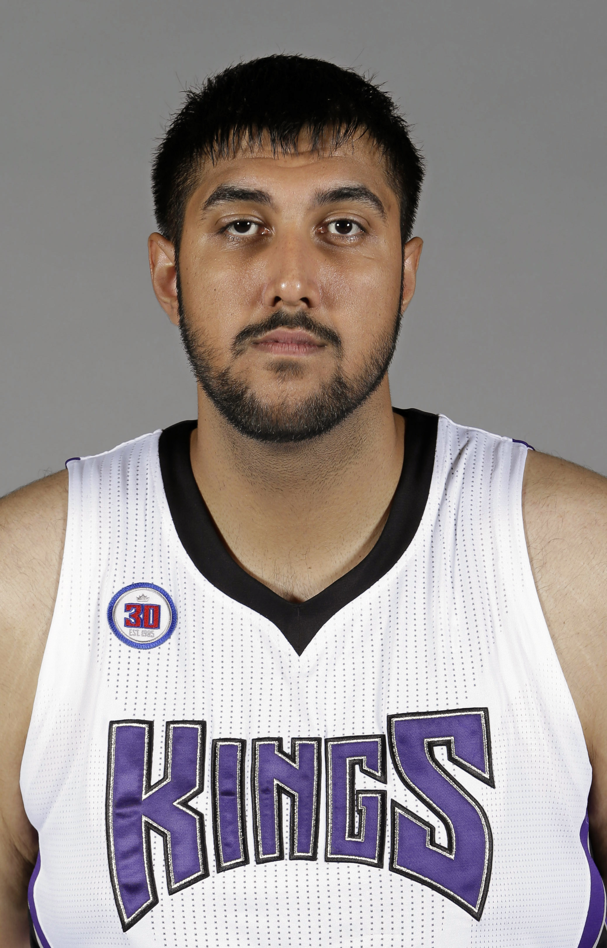 Kings sign Sim Bhullar, NBA's 1st player of Indian descent