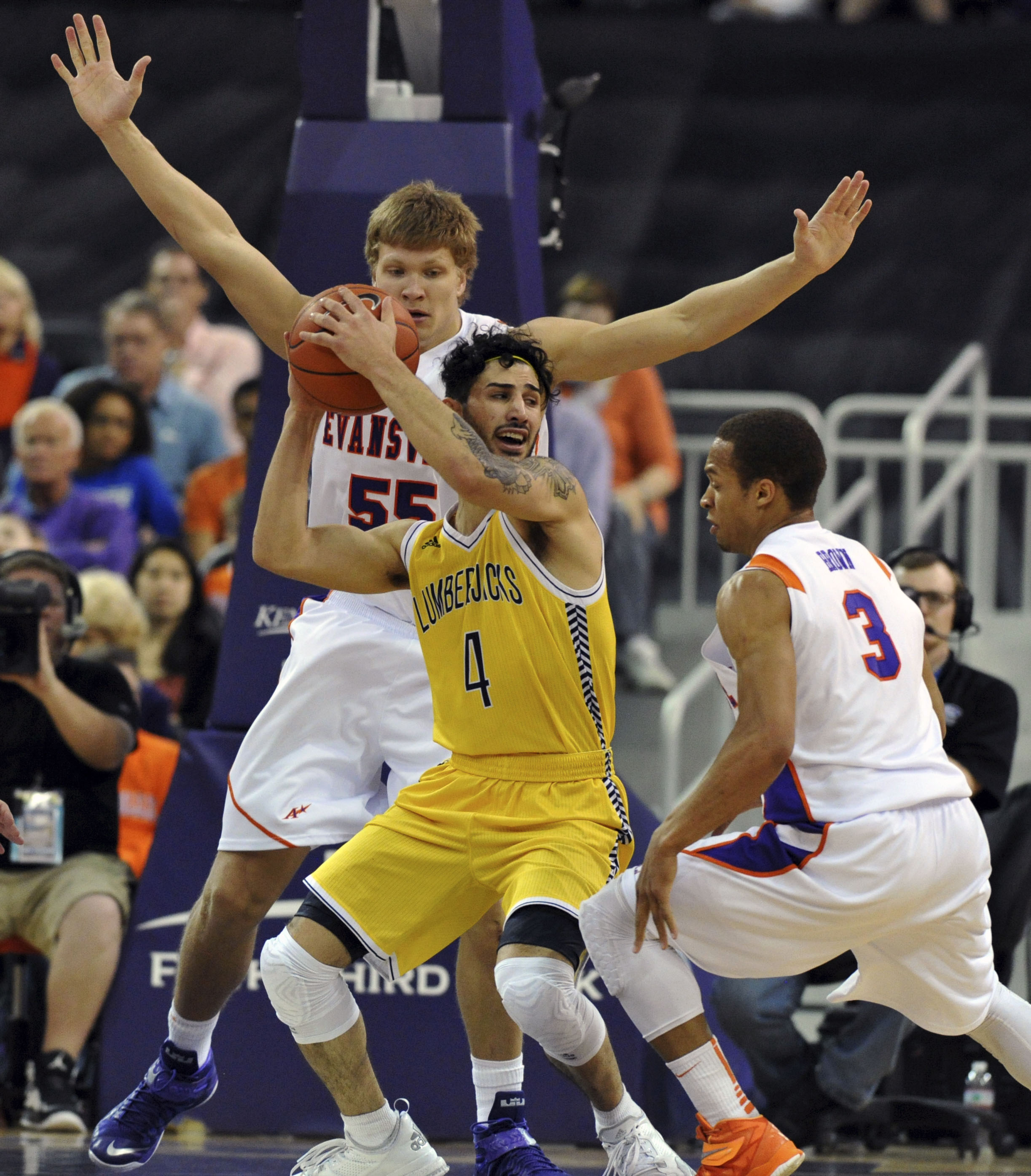 Evansville beats Northern Arizona 71-65 for CIT title