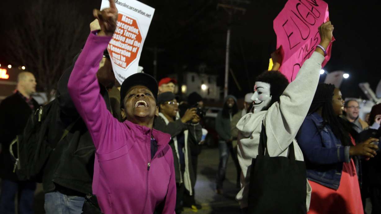 More whites than blacks, Latinos approve police striking men
